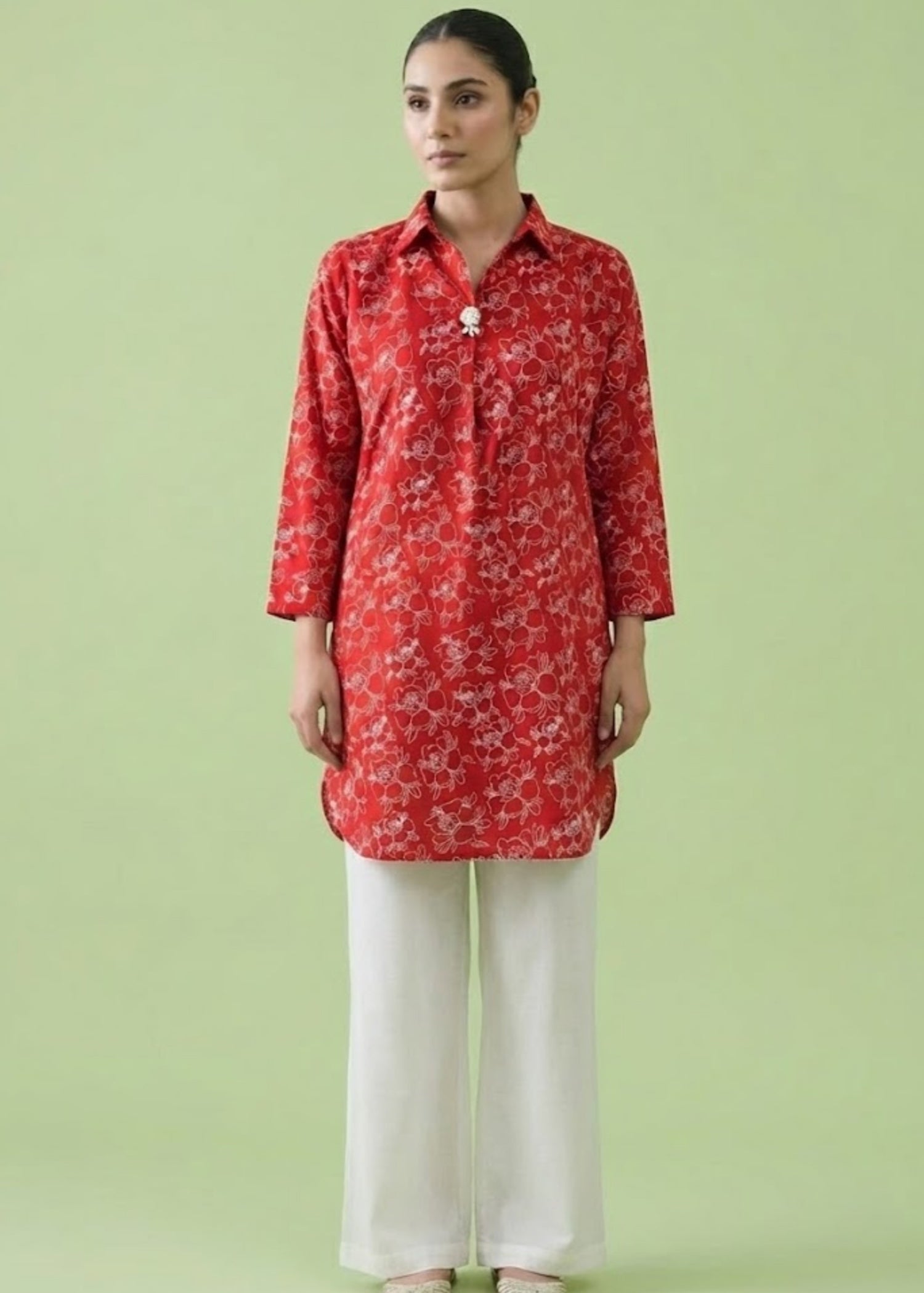 linen Kurta Set in White, red