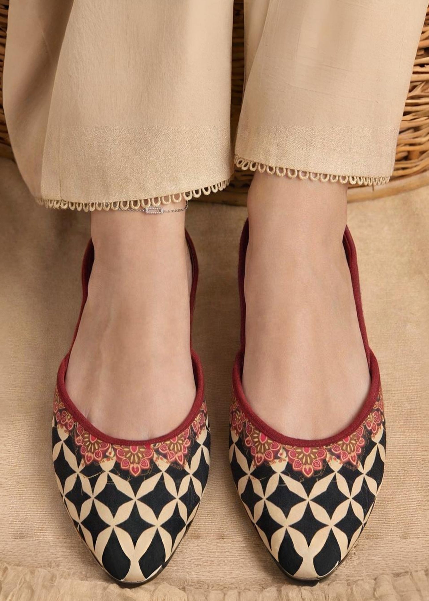 Khussa in Multi by - High Quality Women Khussa TXZ6738