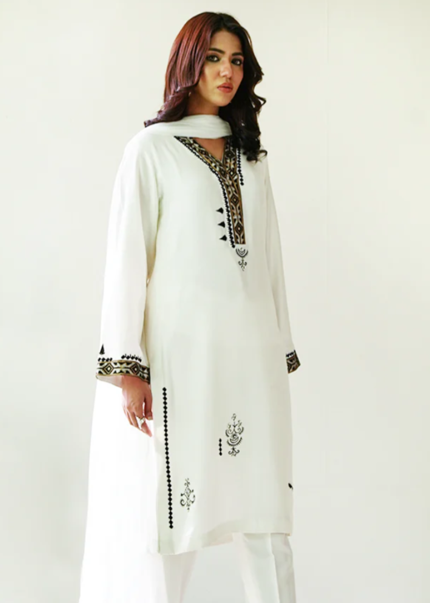 khaddi silk Kurta Set in White