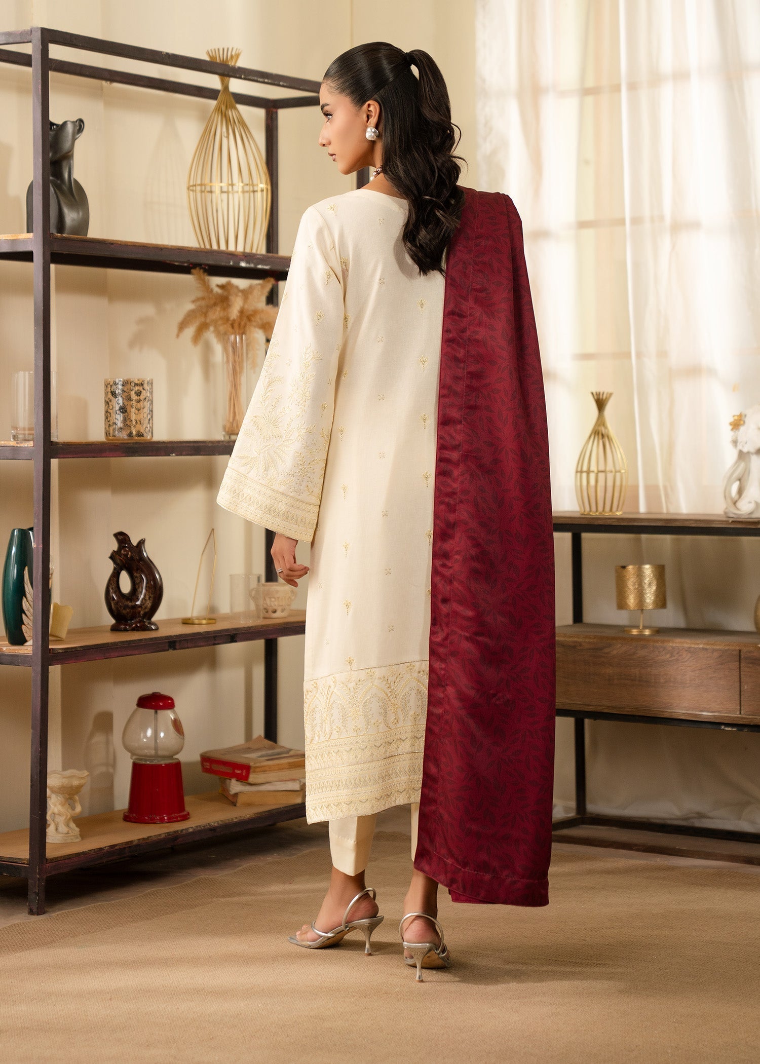 karandi Kurta Set in Off-white, maroon