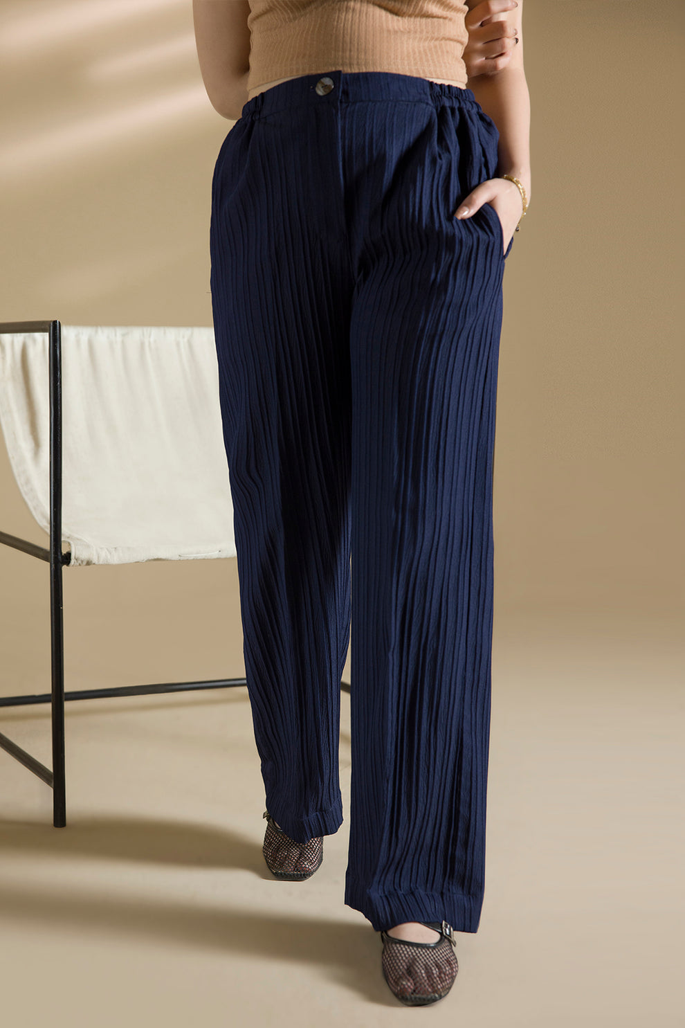 textured linen Trousers in Navy blue