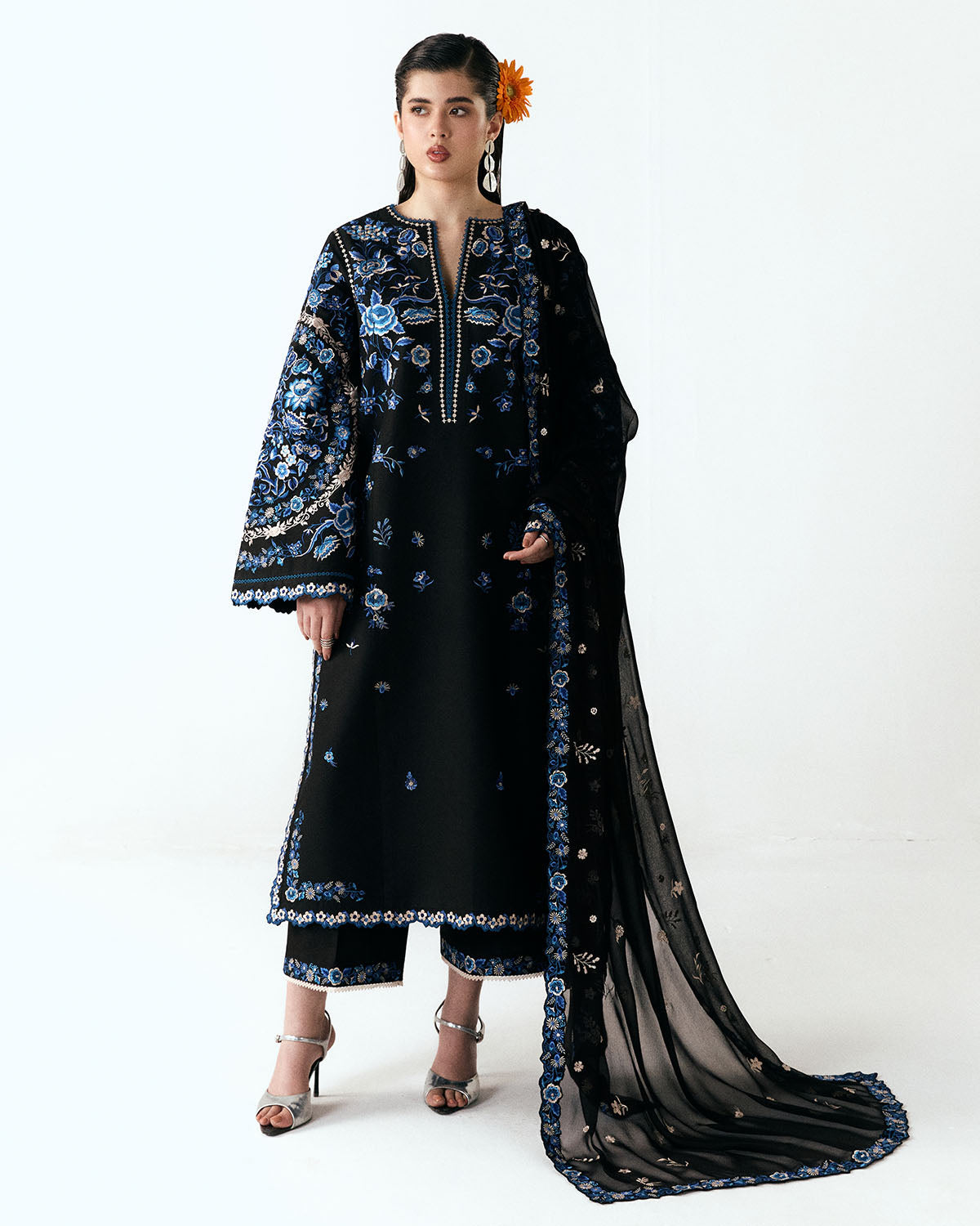 Jugnu Luxury Lawn Edit – Ari