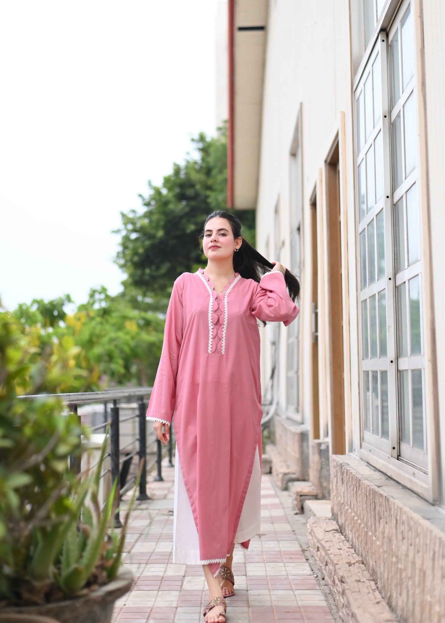 linen Kurta Set in White, pink
