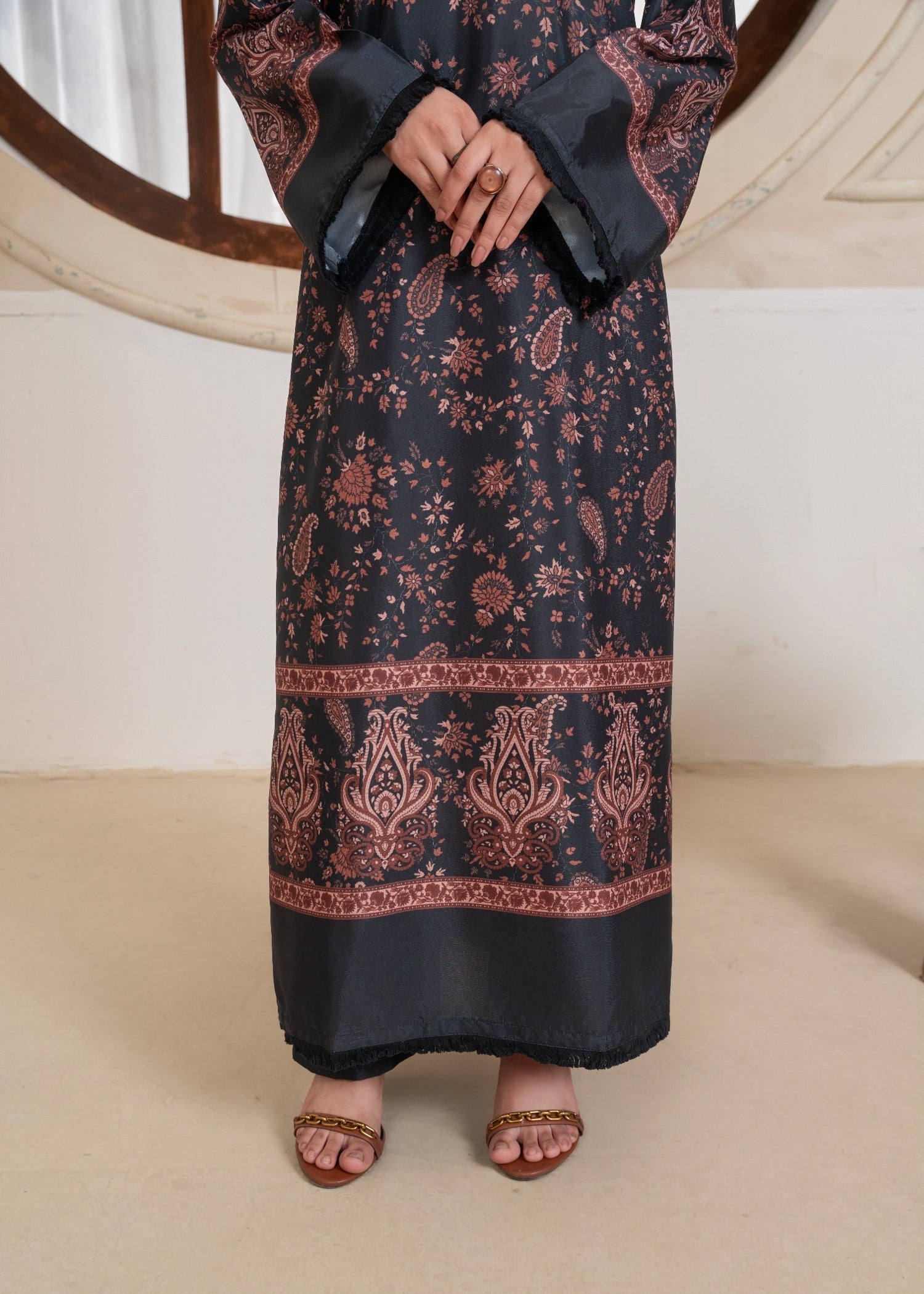 silk grip Kurta Set in Black