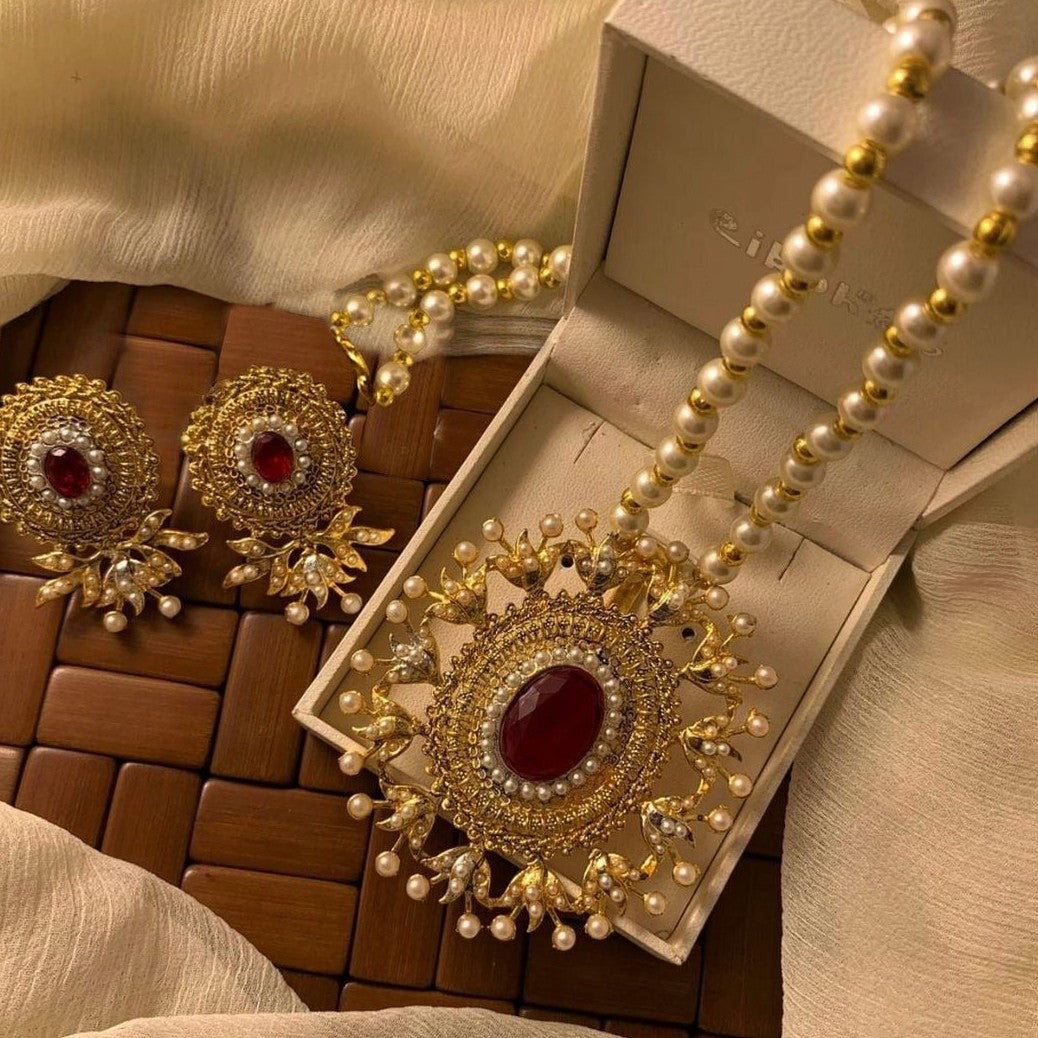 Jewelry Set in Maroon Color by - Trendy Women Jewelry Set CQL5680