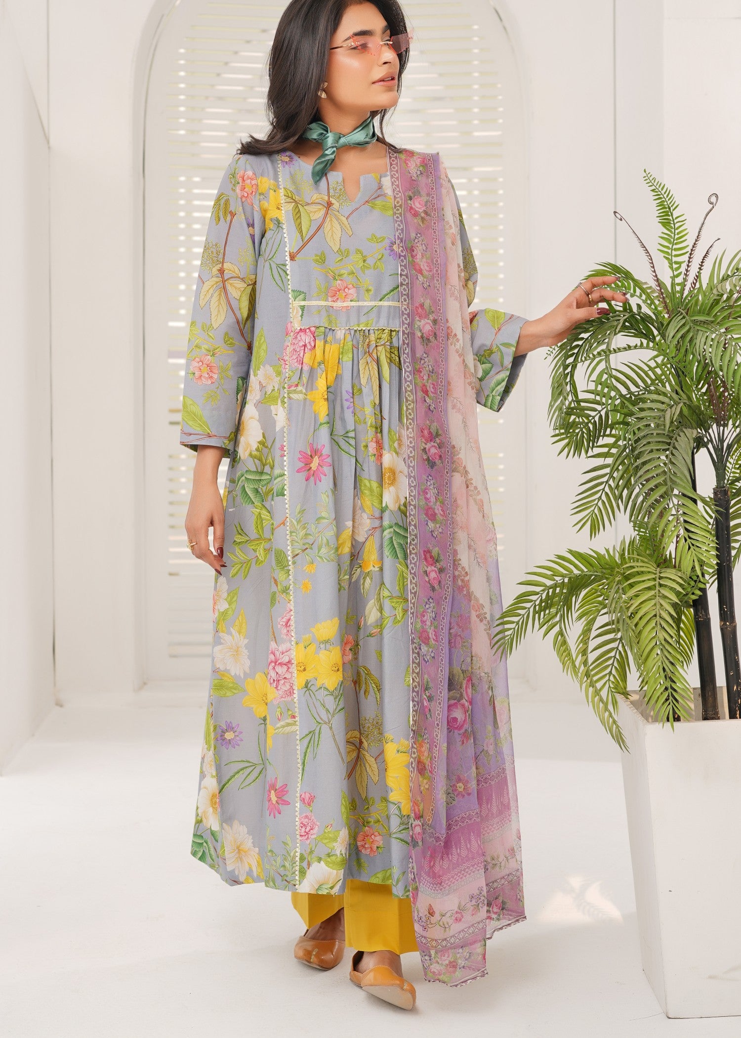 lawn Pishwas in Grey