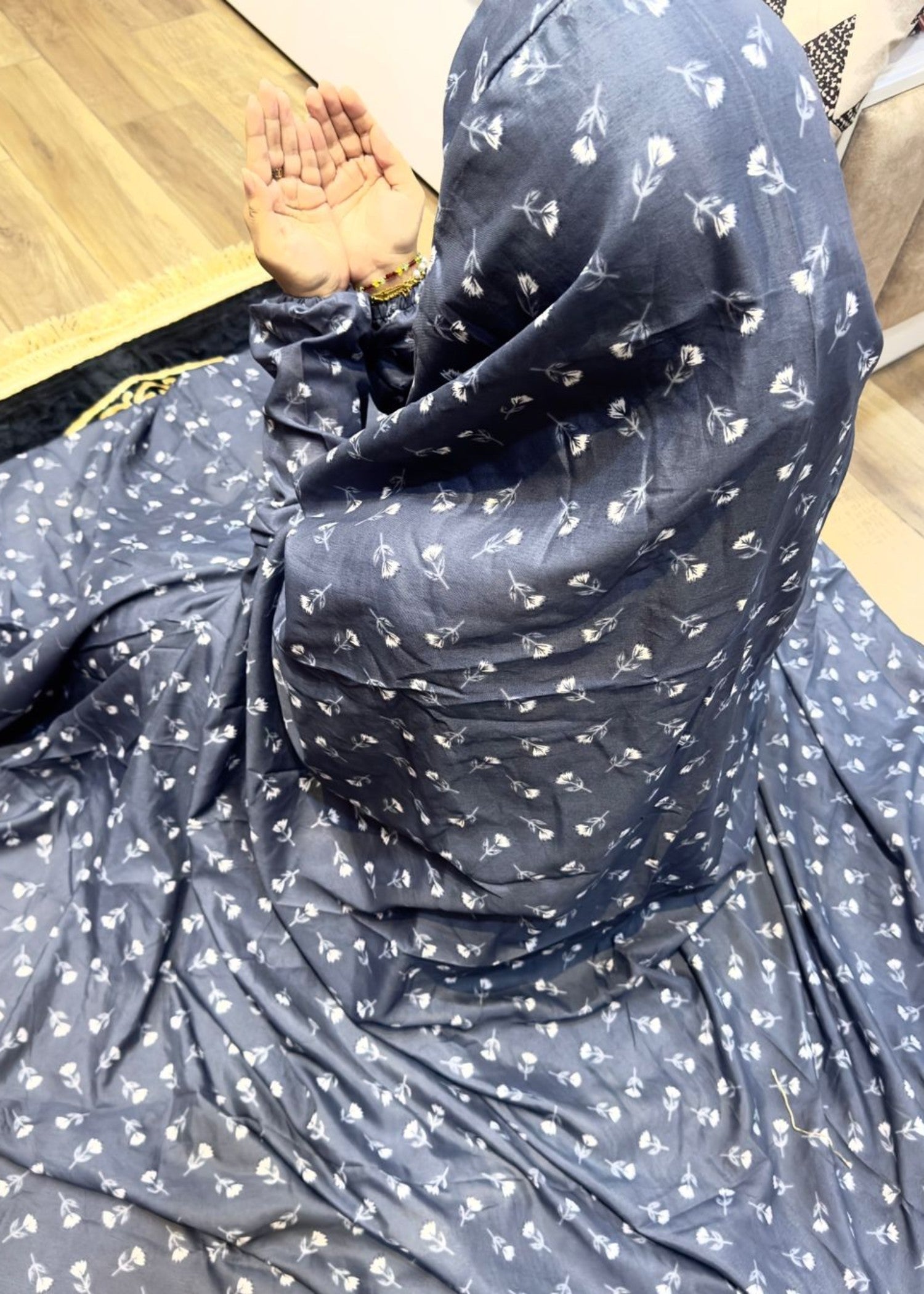 lawn Chaddar in Grey