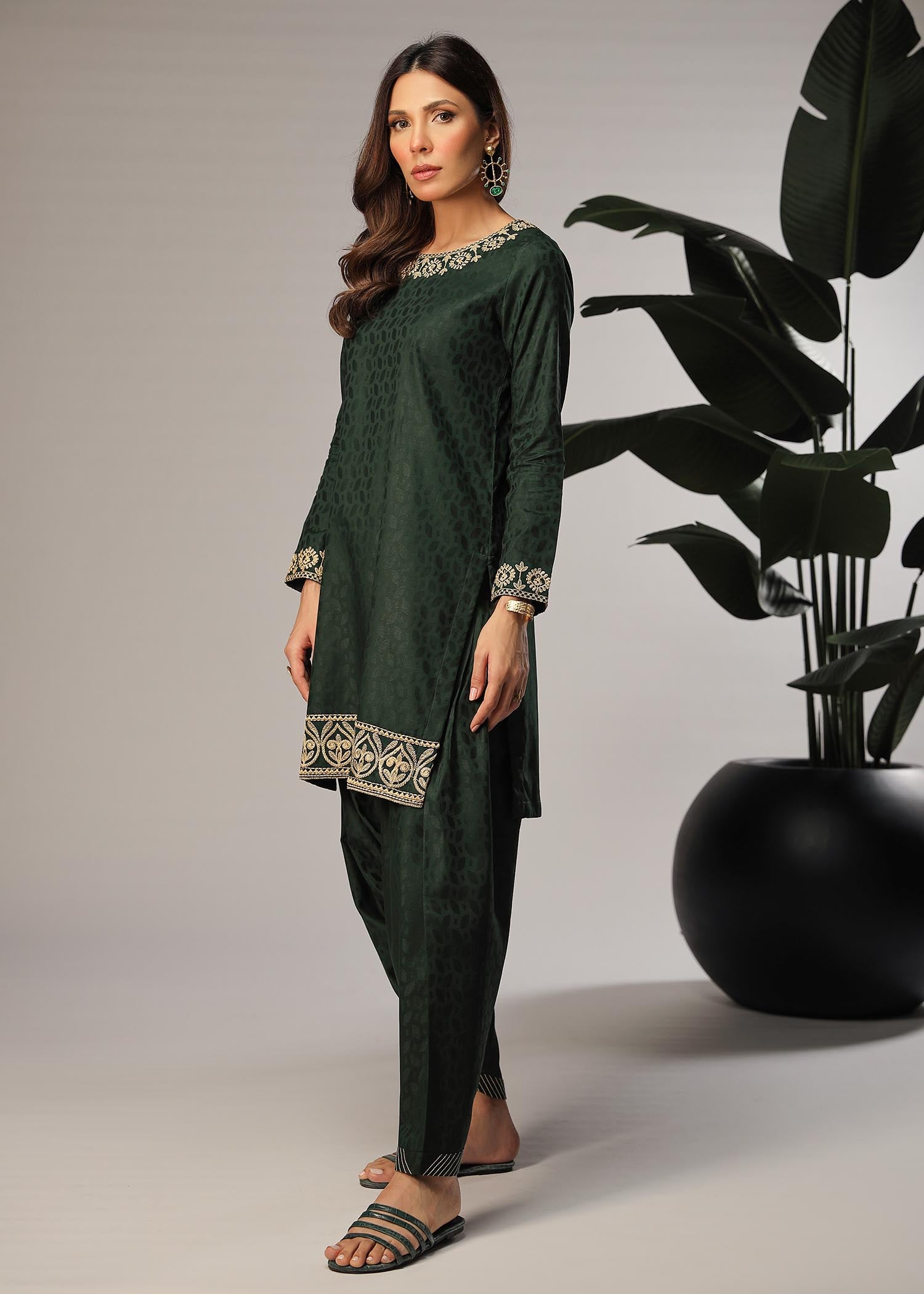 self jacquard Kurta Set in Dark green