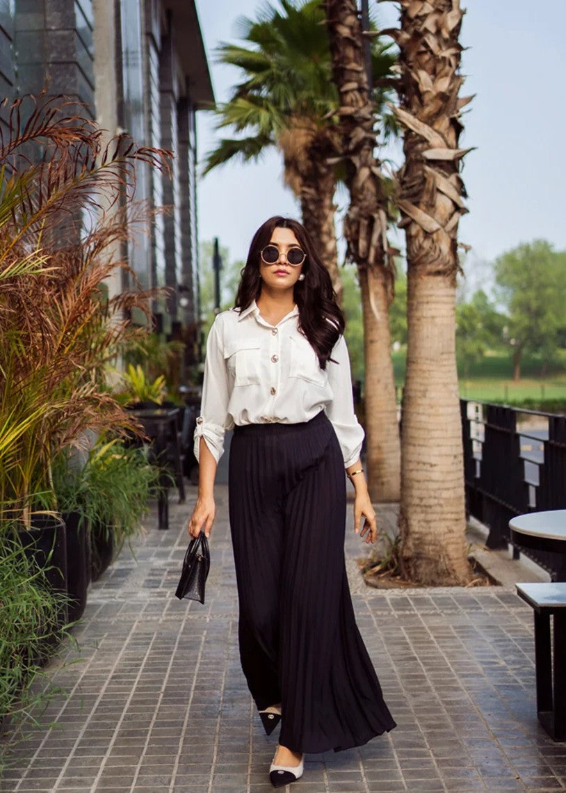 crepe Trousers in Jet black