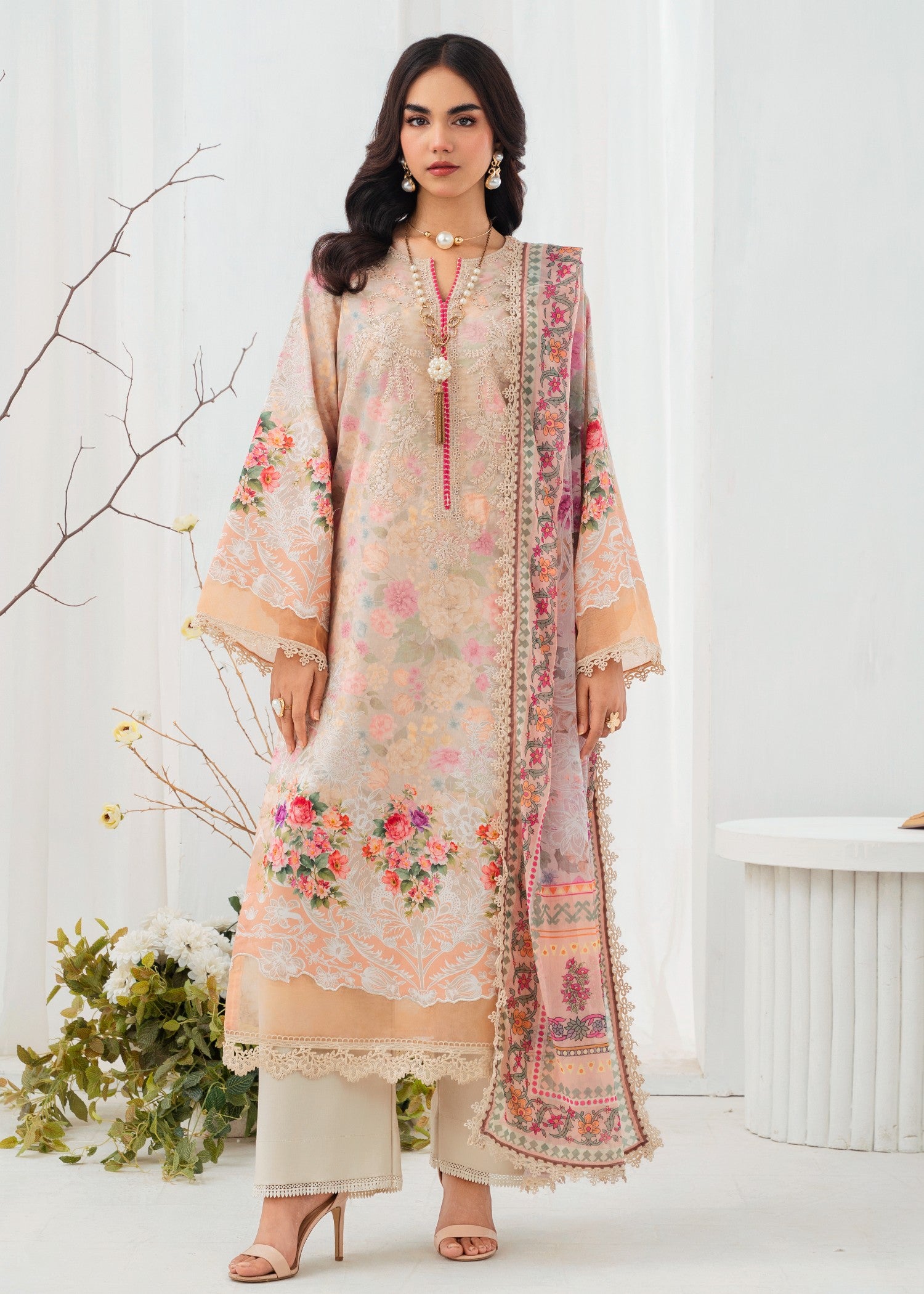 lawn Kurta Set in Light pink