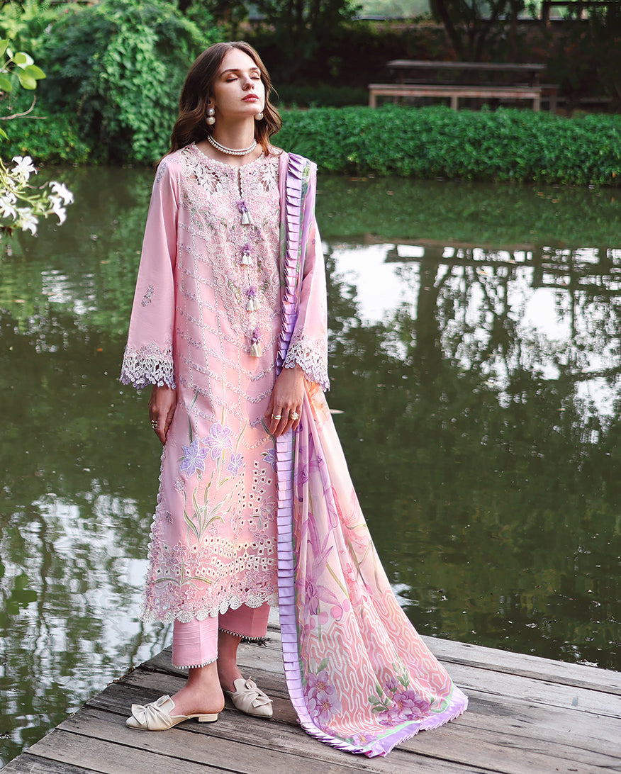 Secret Garden Lawn – Moonpetal