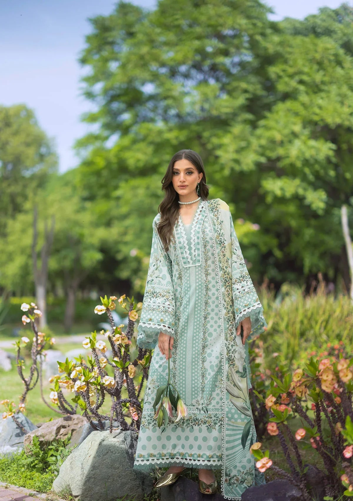 Bridgerton Prints Lawn – EPB-5B CIELA BELLE