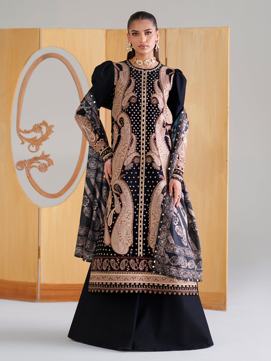 Amour Luxury Lawn – 185-B