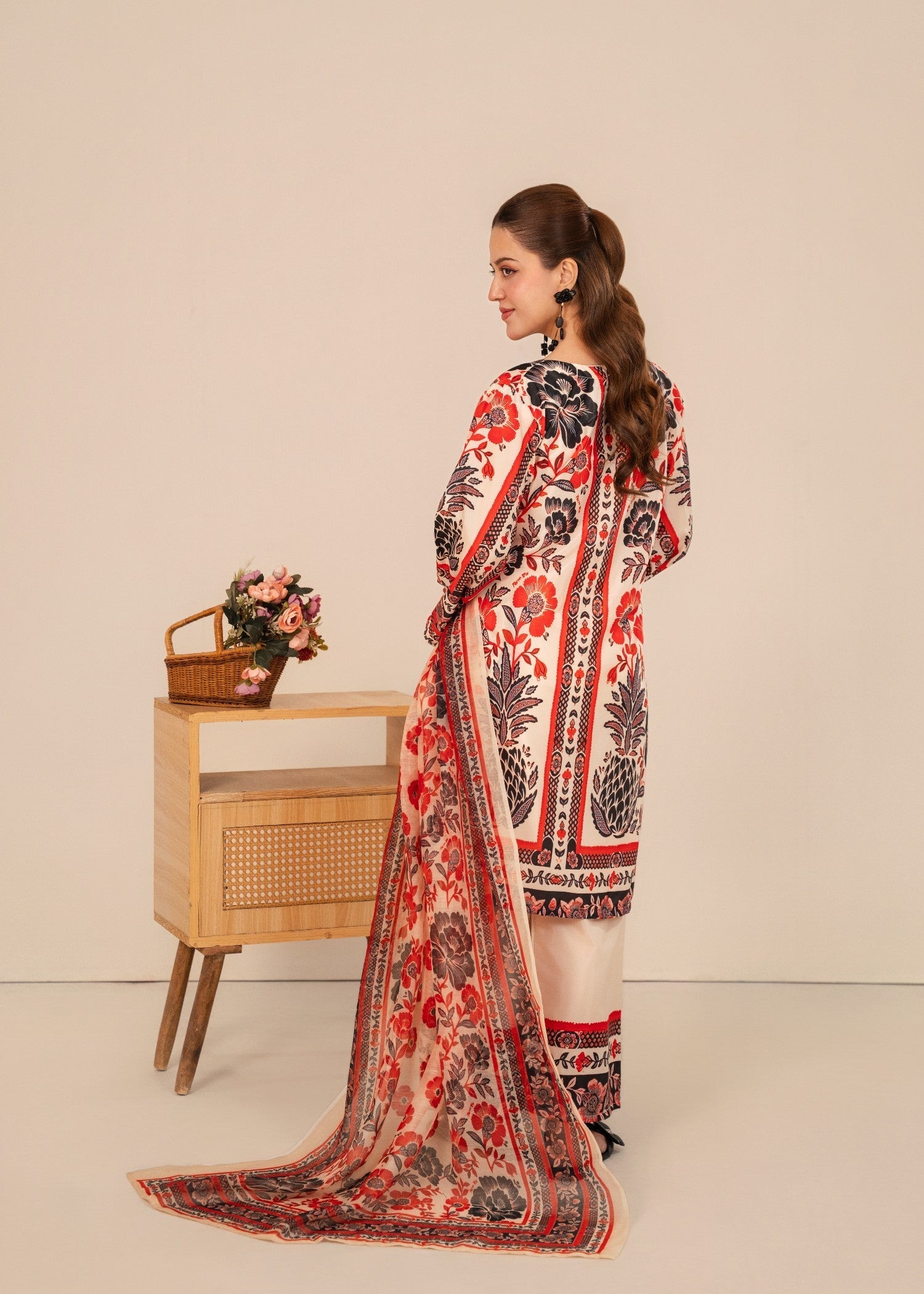 silk grip Kurta Set in Cream