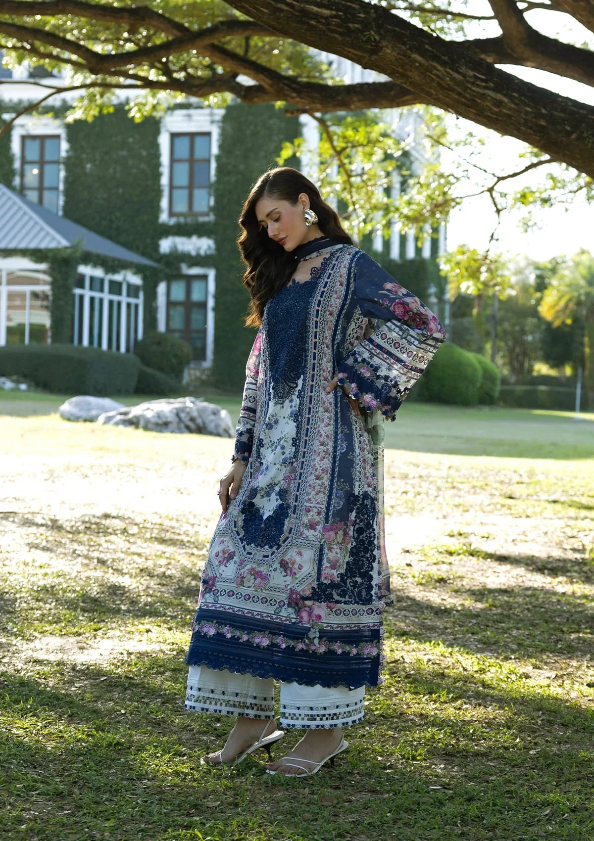 Signature Embroidered Lawn Prints – ESA-2A VERONICA