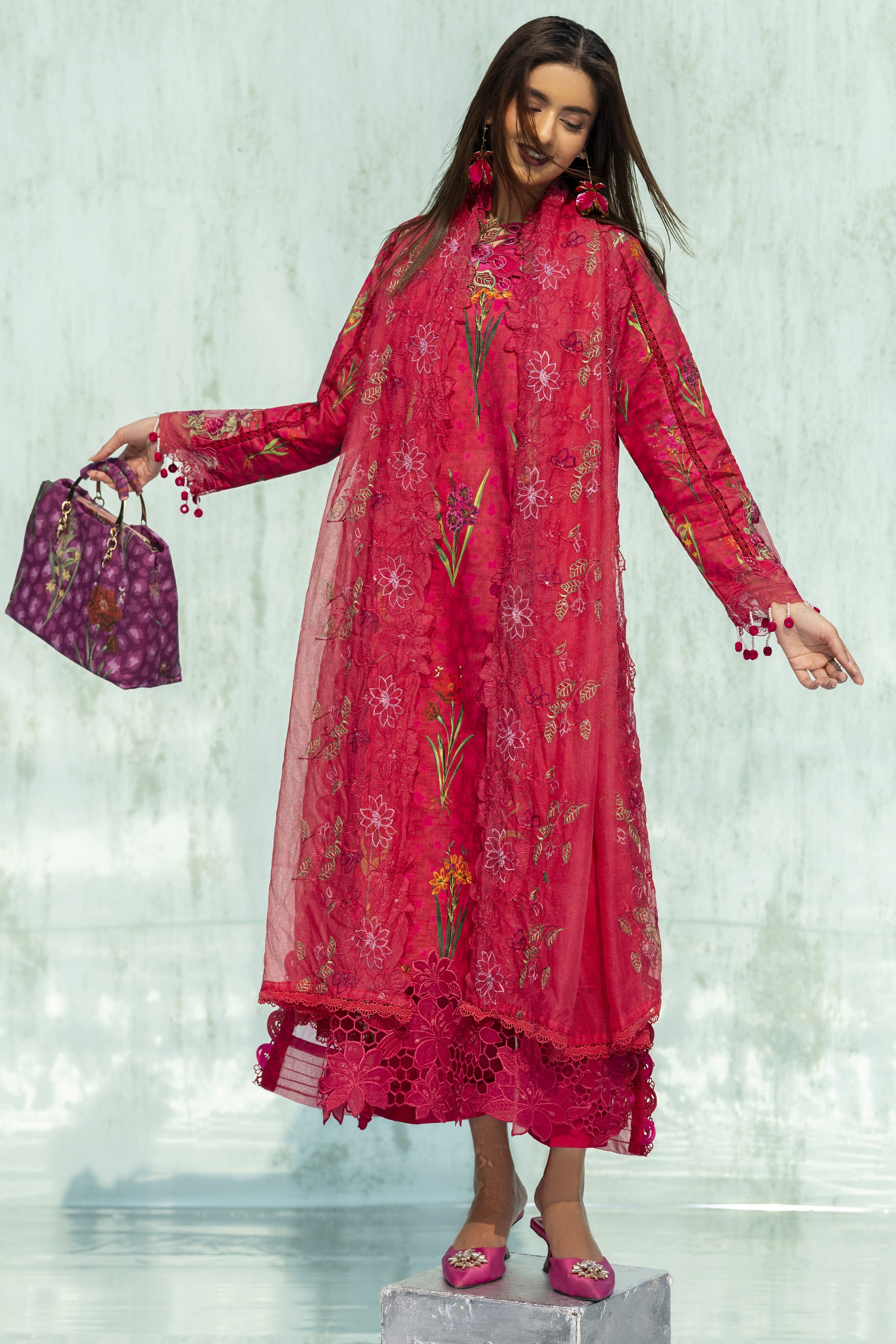 Ivy Bloom Lawn – IB-16