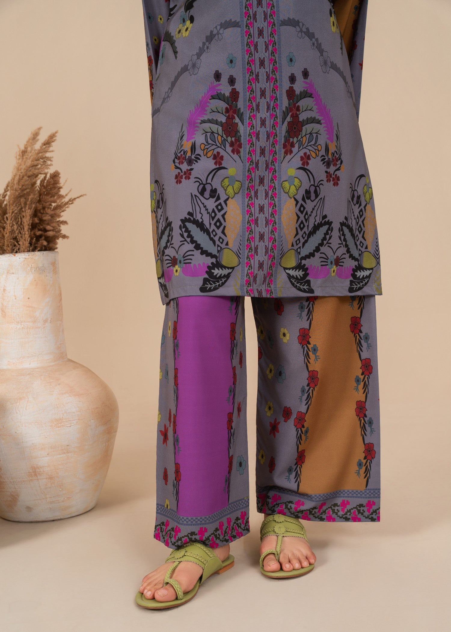 silk crepe Kurta Set in Lavender grey