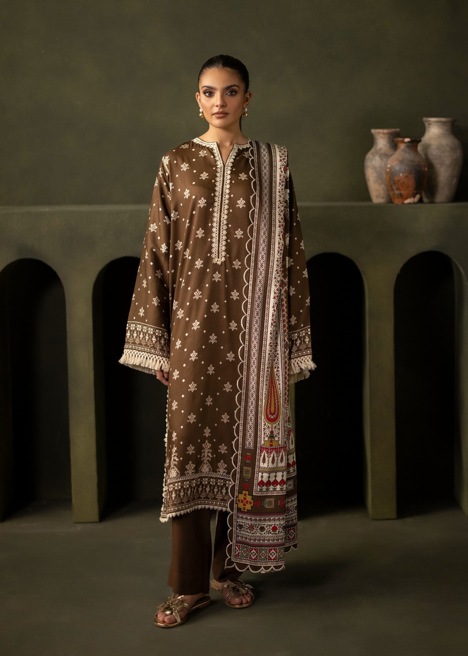 cotail Unstitched in Dark brown