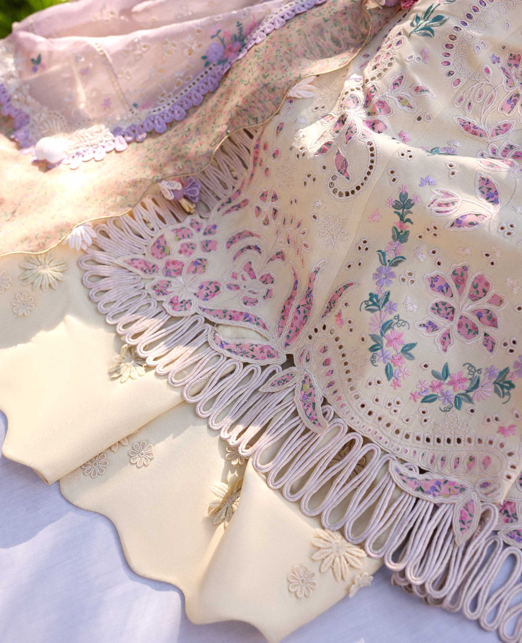 Republic Reine Eid Luxury Lawn – Lumi