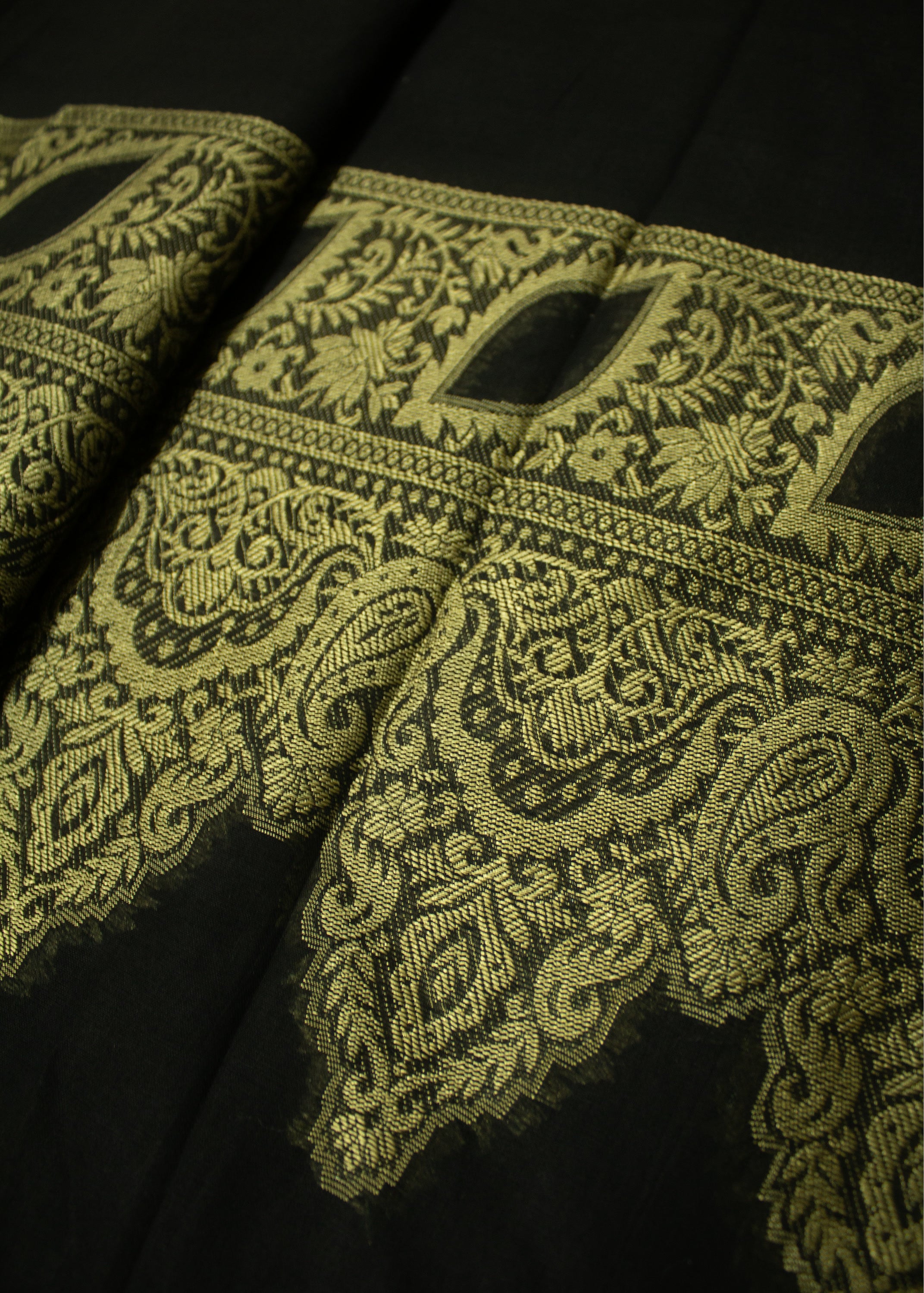 lawn cotton Chaddar in Black