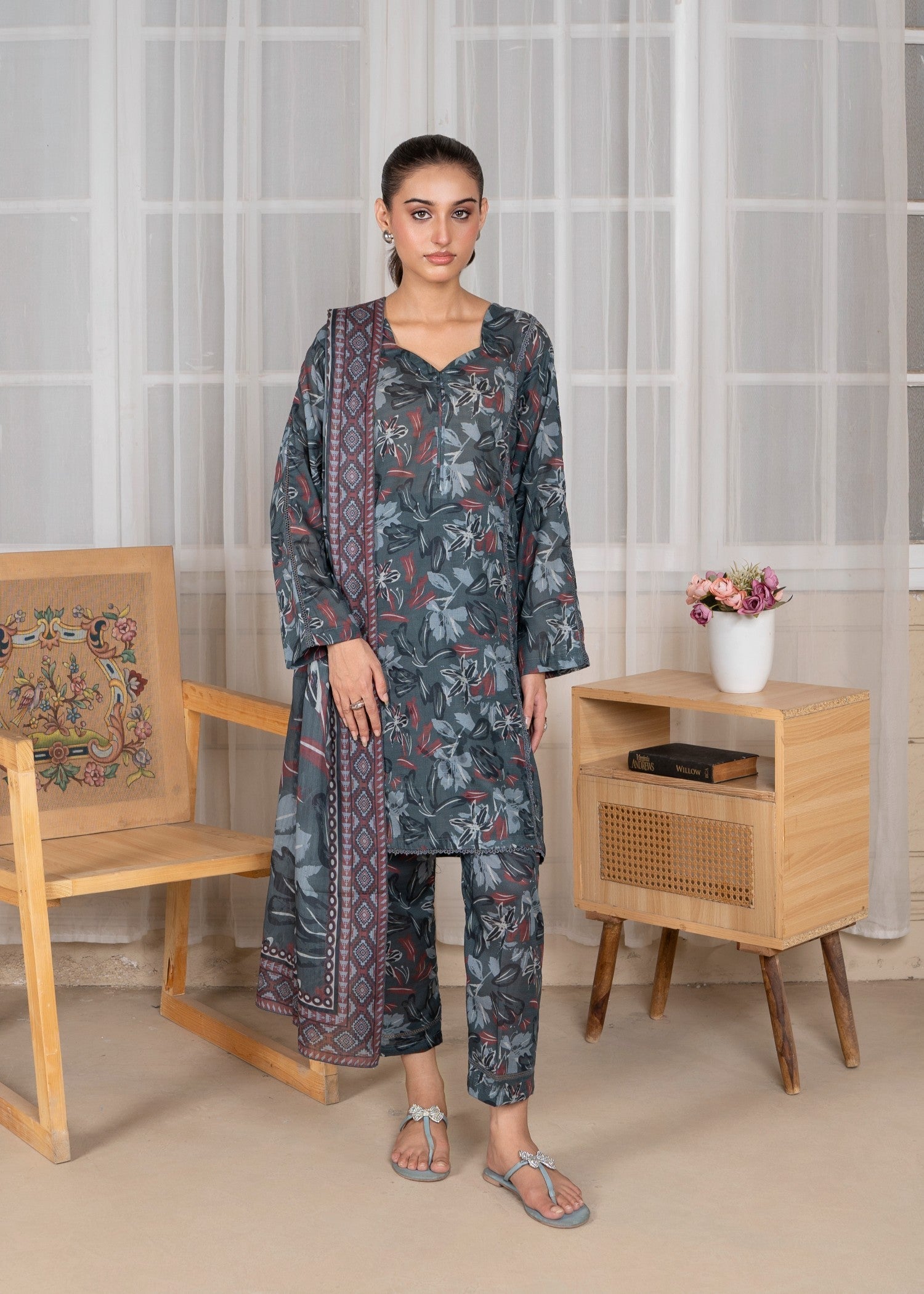 textured lawn Kurta Set in Battleship grey