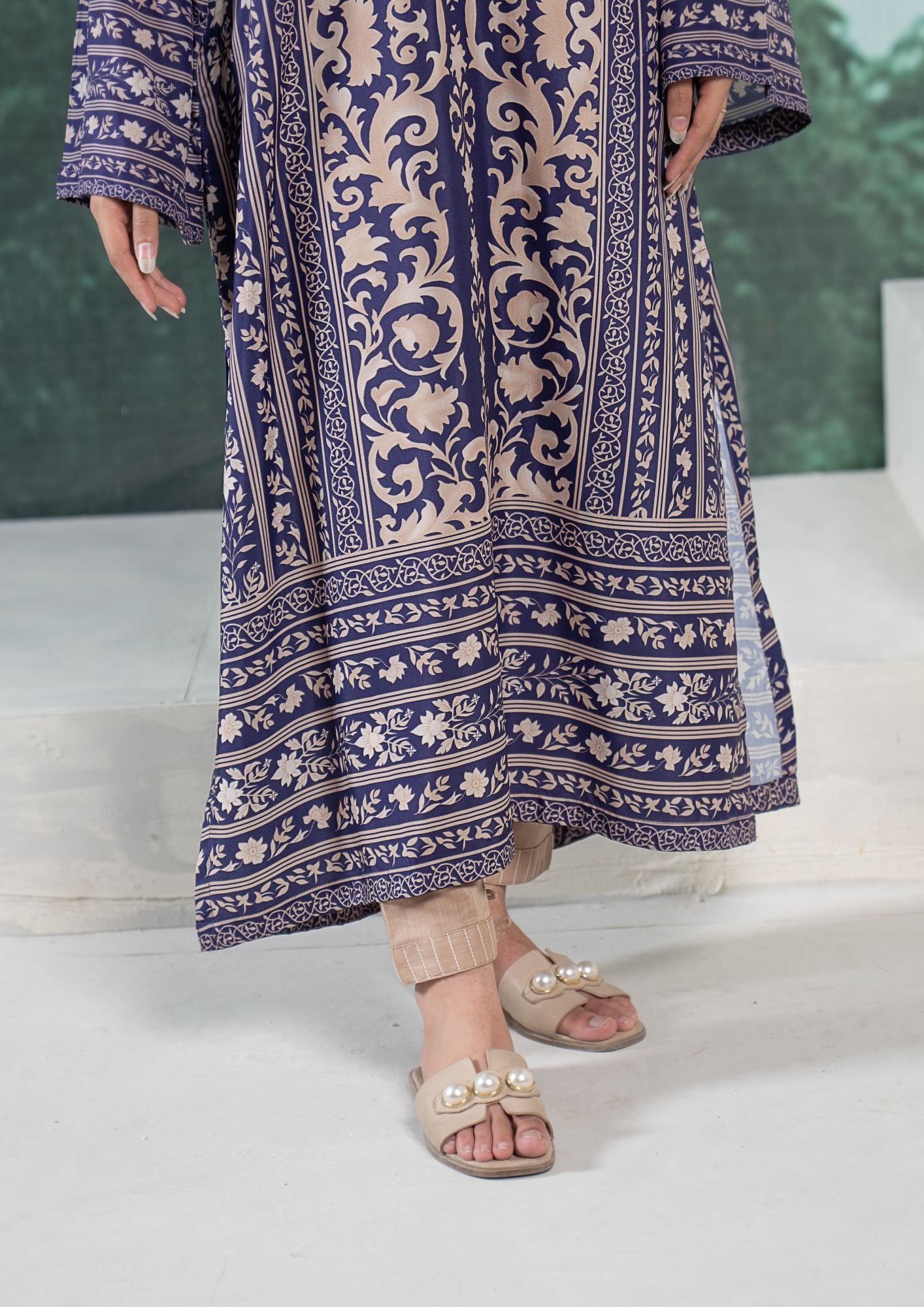 arabic lawn Kaftan in Navy blue