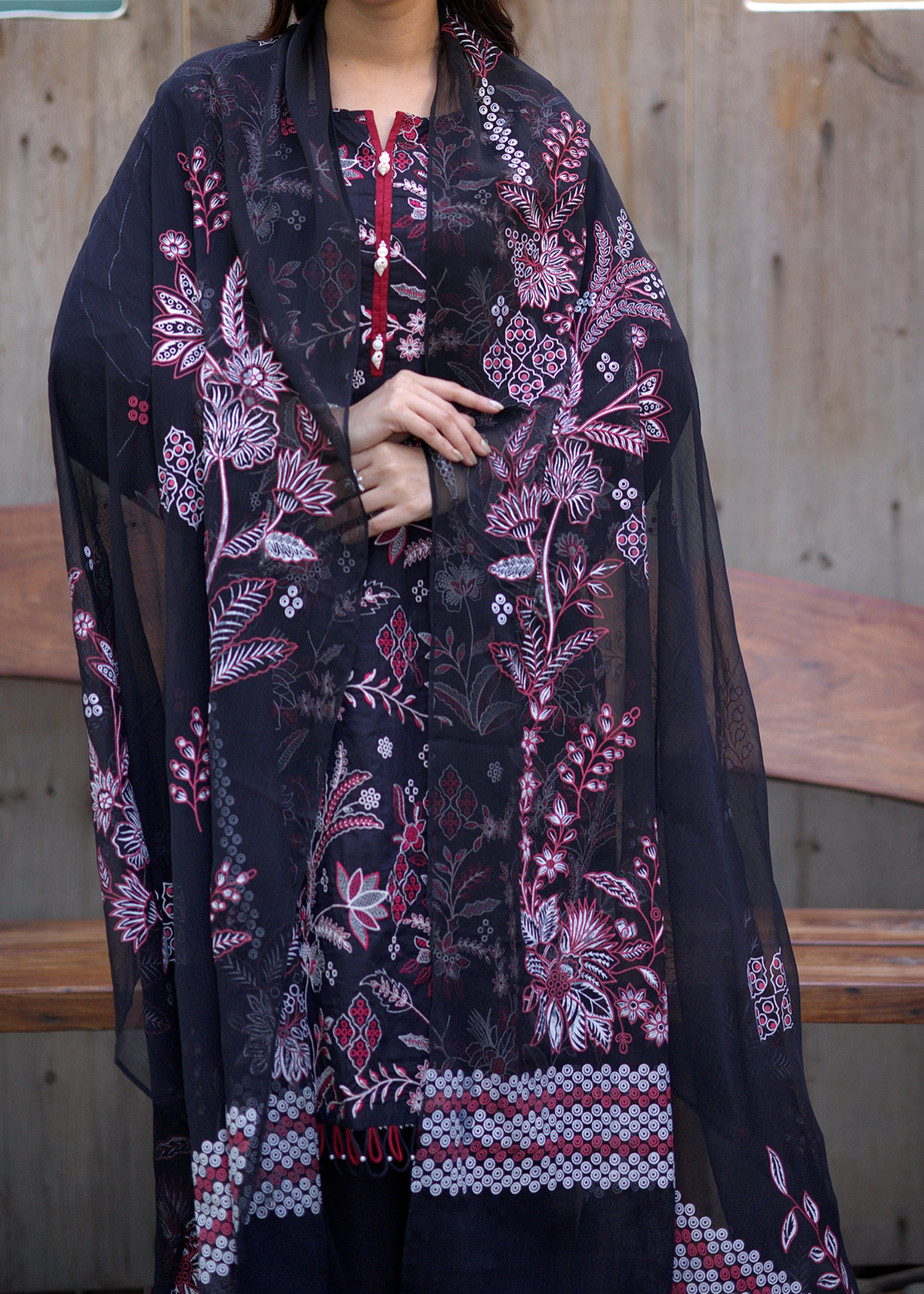lawn cotton Unstitched in Onyx