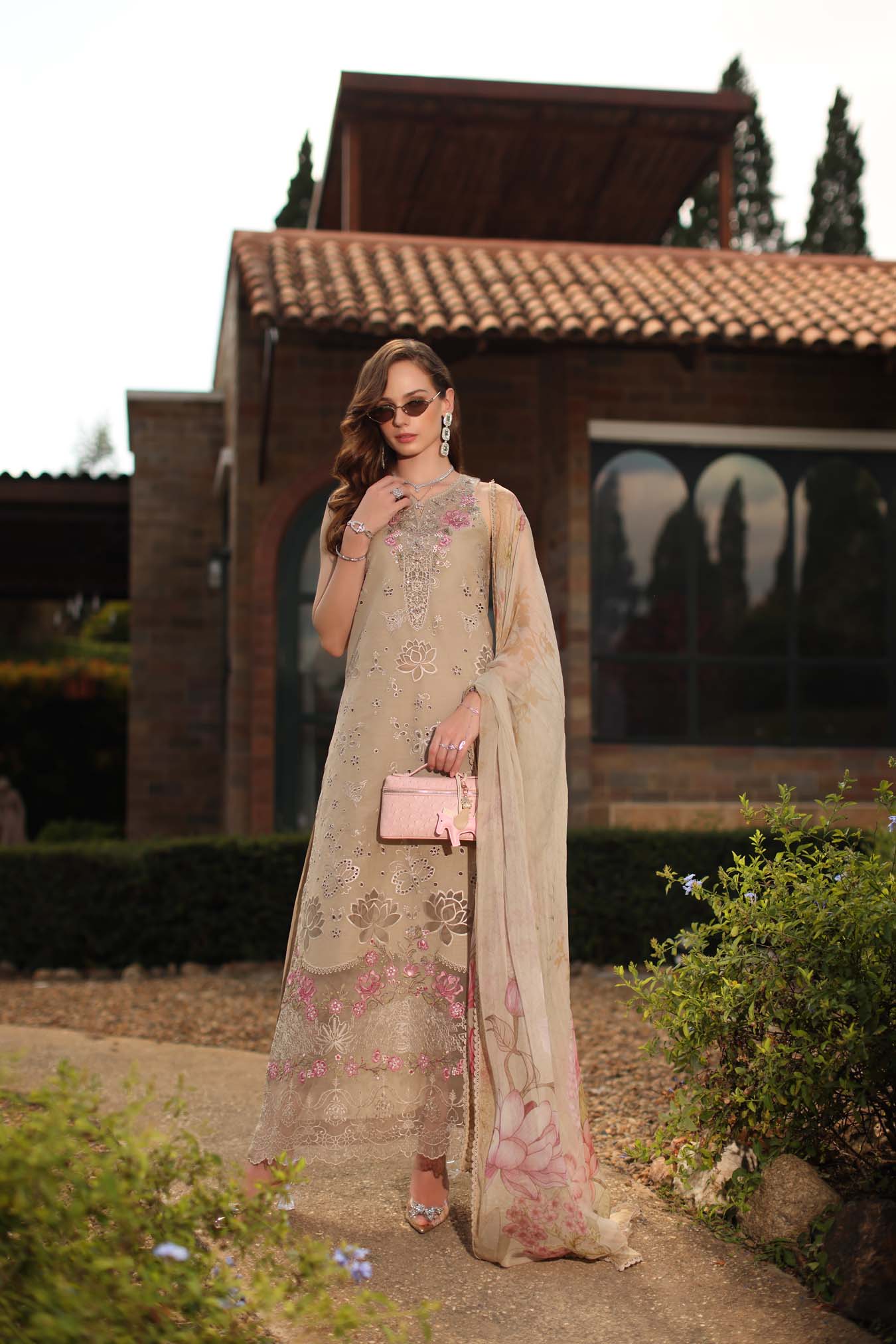 Luxury Eid Schiffli Laserkari Lawn – D9 - B - Velisse
