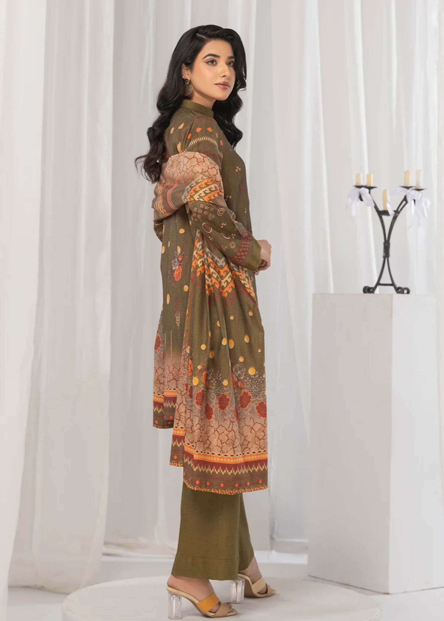 dhanak Unstitched in Walnut brown