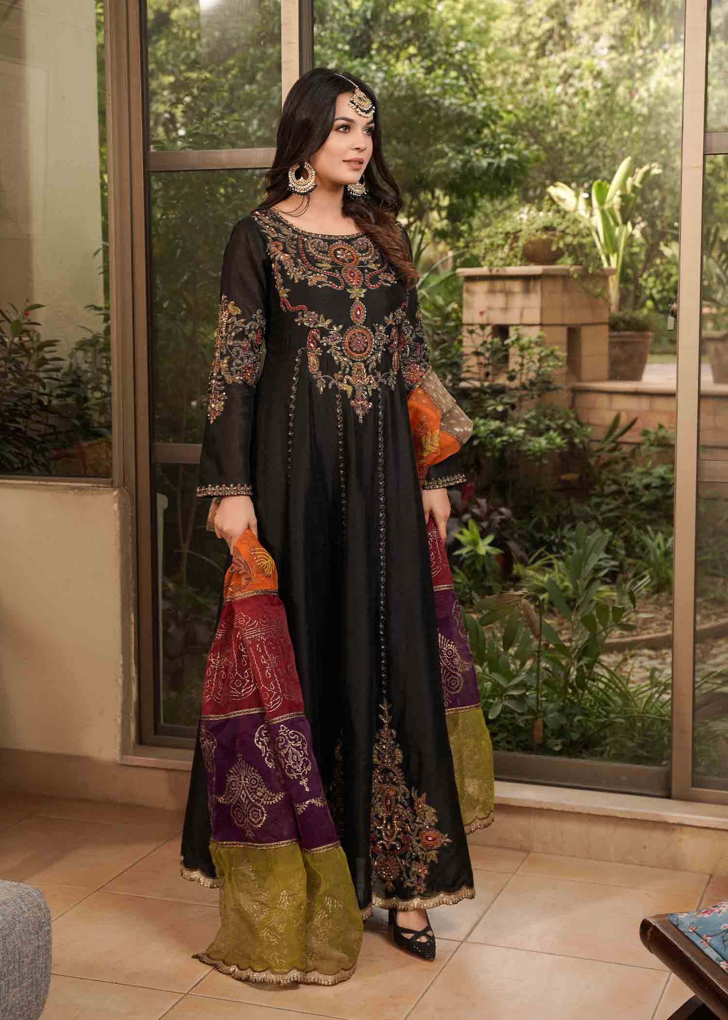 raw silk Maxi in Black