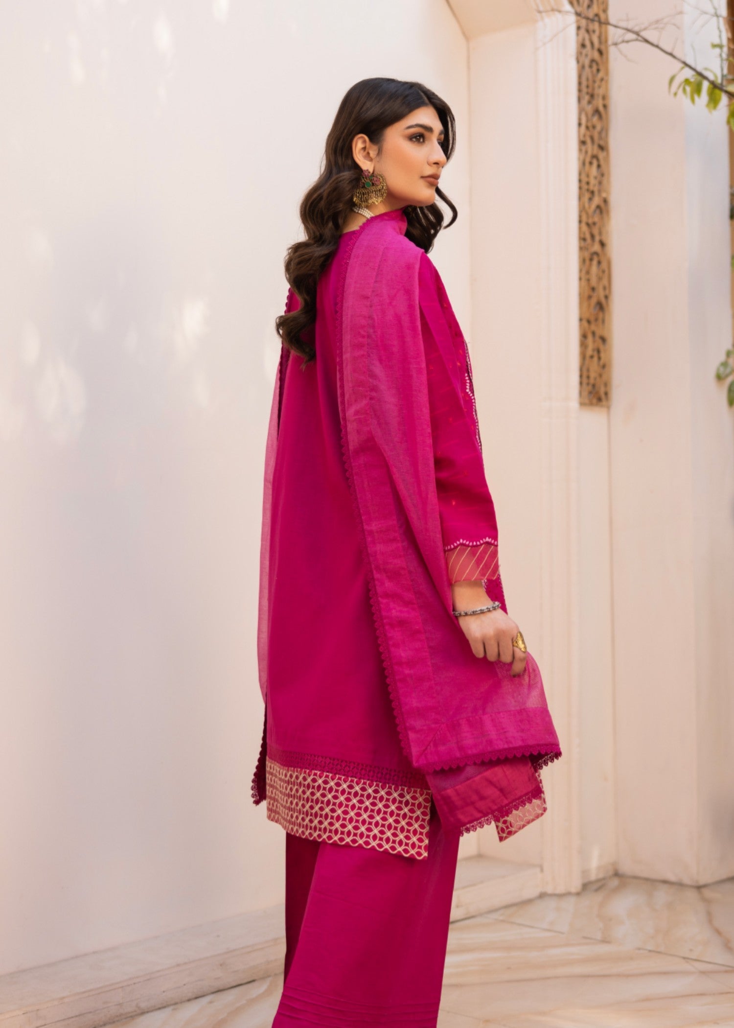jacquard Unstitched in Shocking pink