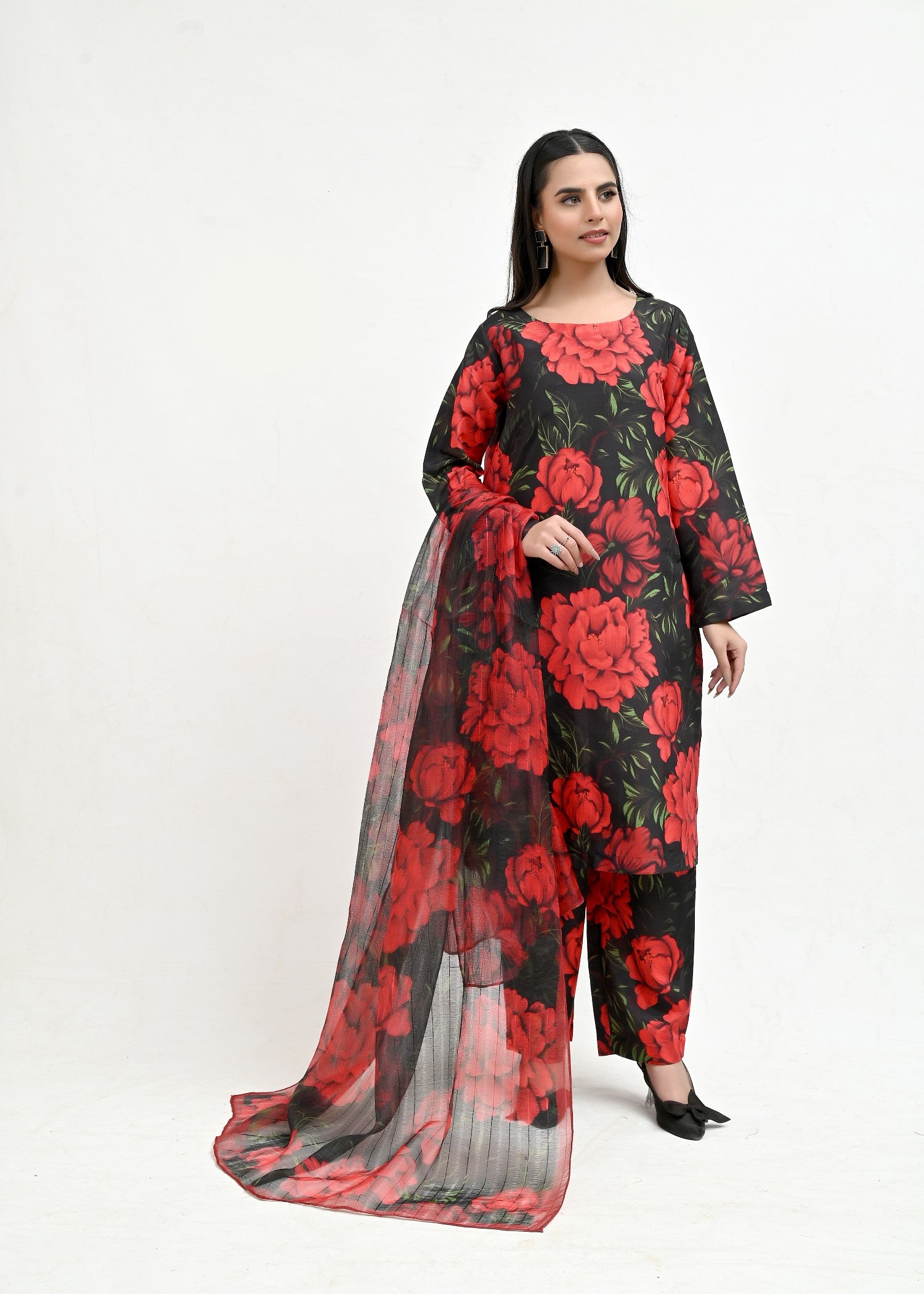 pk raw silk Kurta Set in Black, crimson