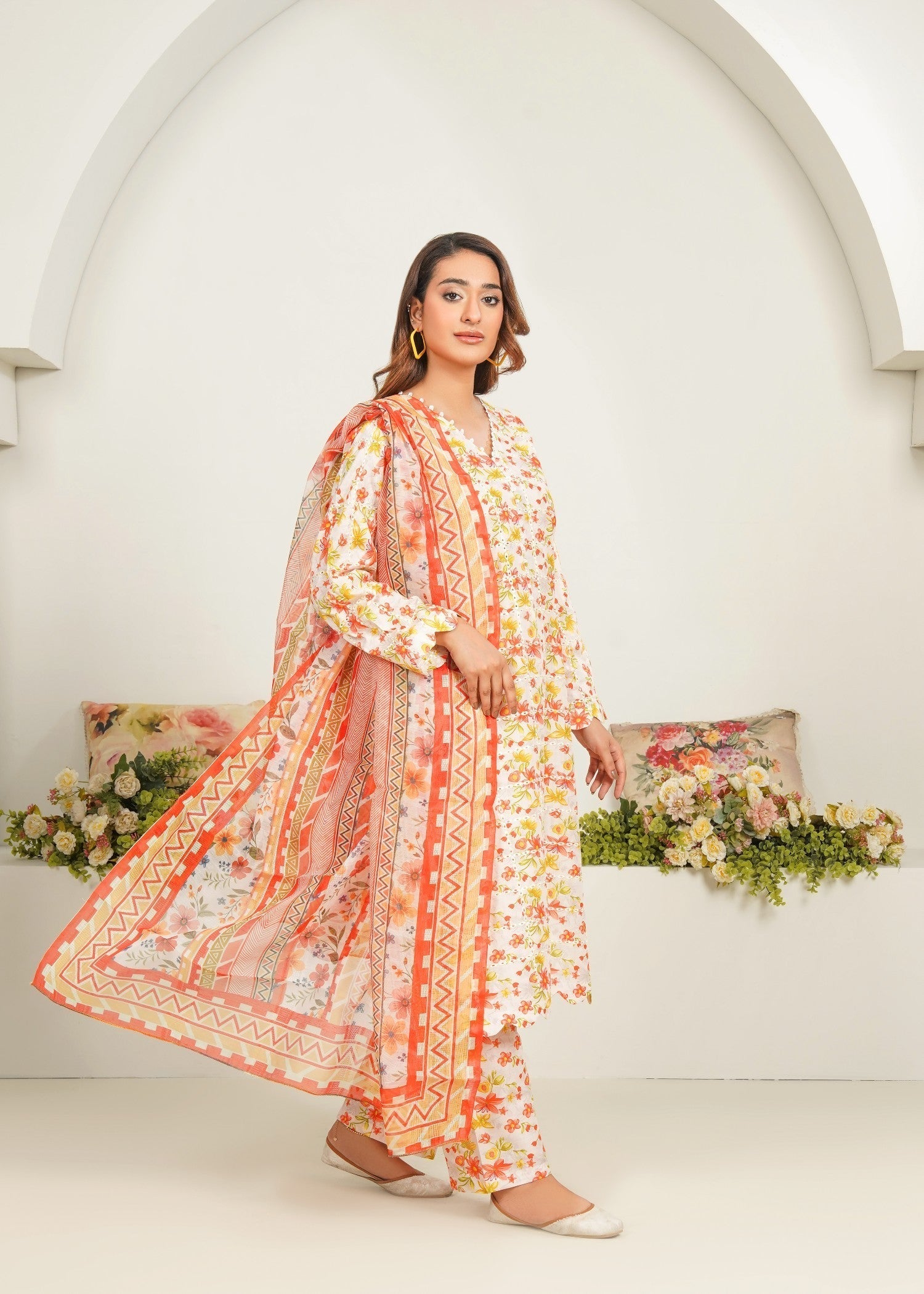 lawn cotton Kurta Set in Cream