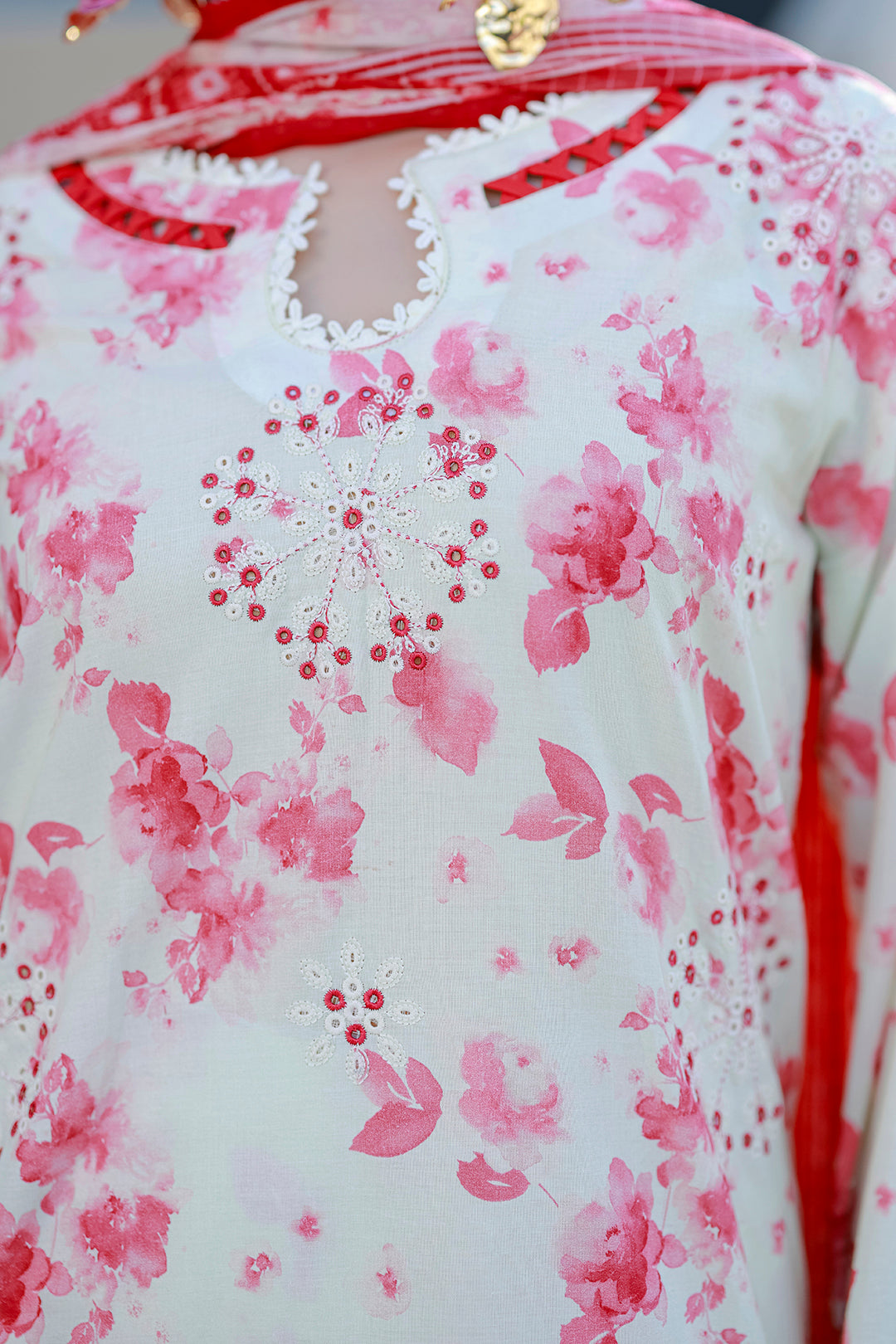 Chikankari Lawn – Z-4068