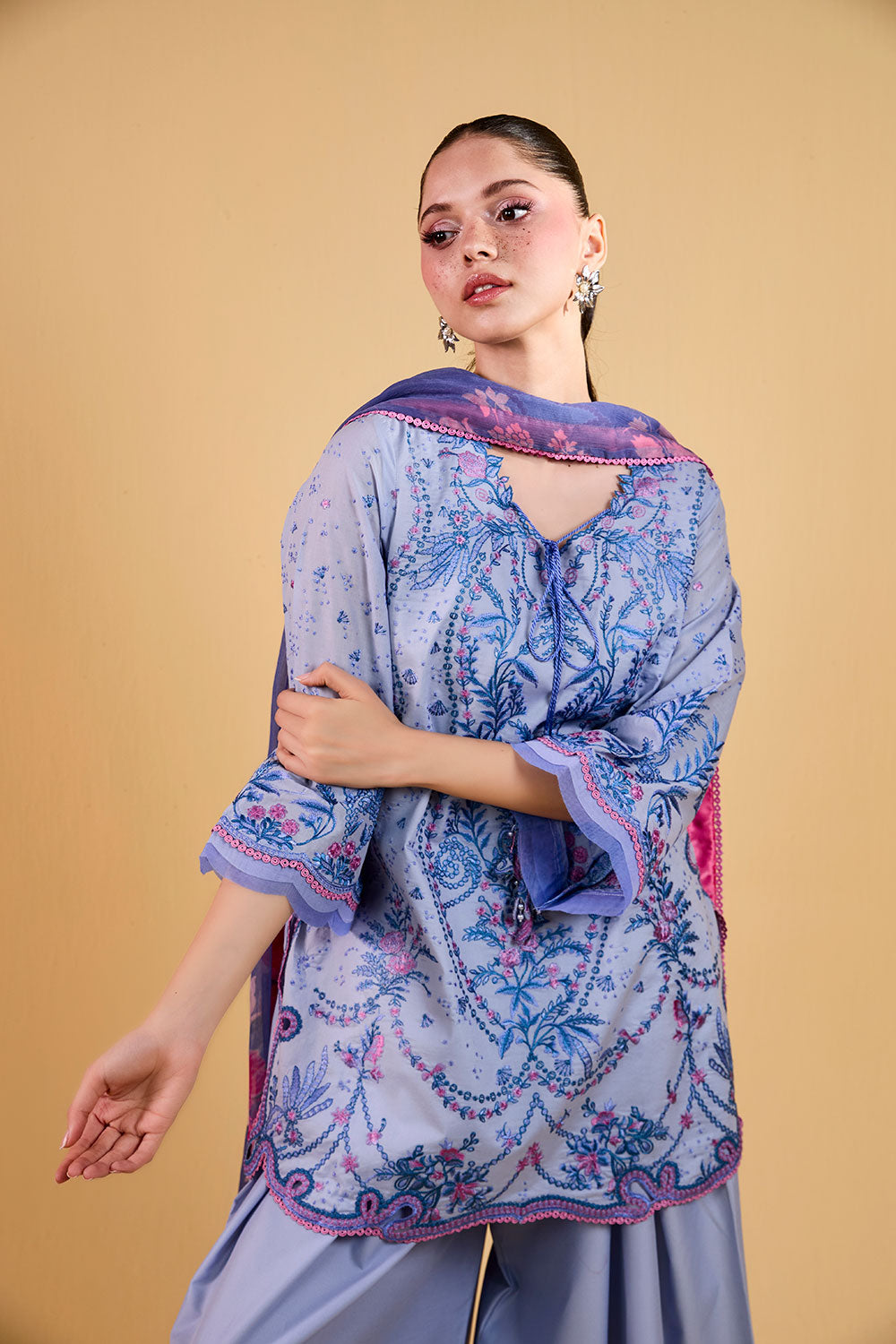Vital Luxury Lawn Vol-2 – D-3A