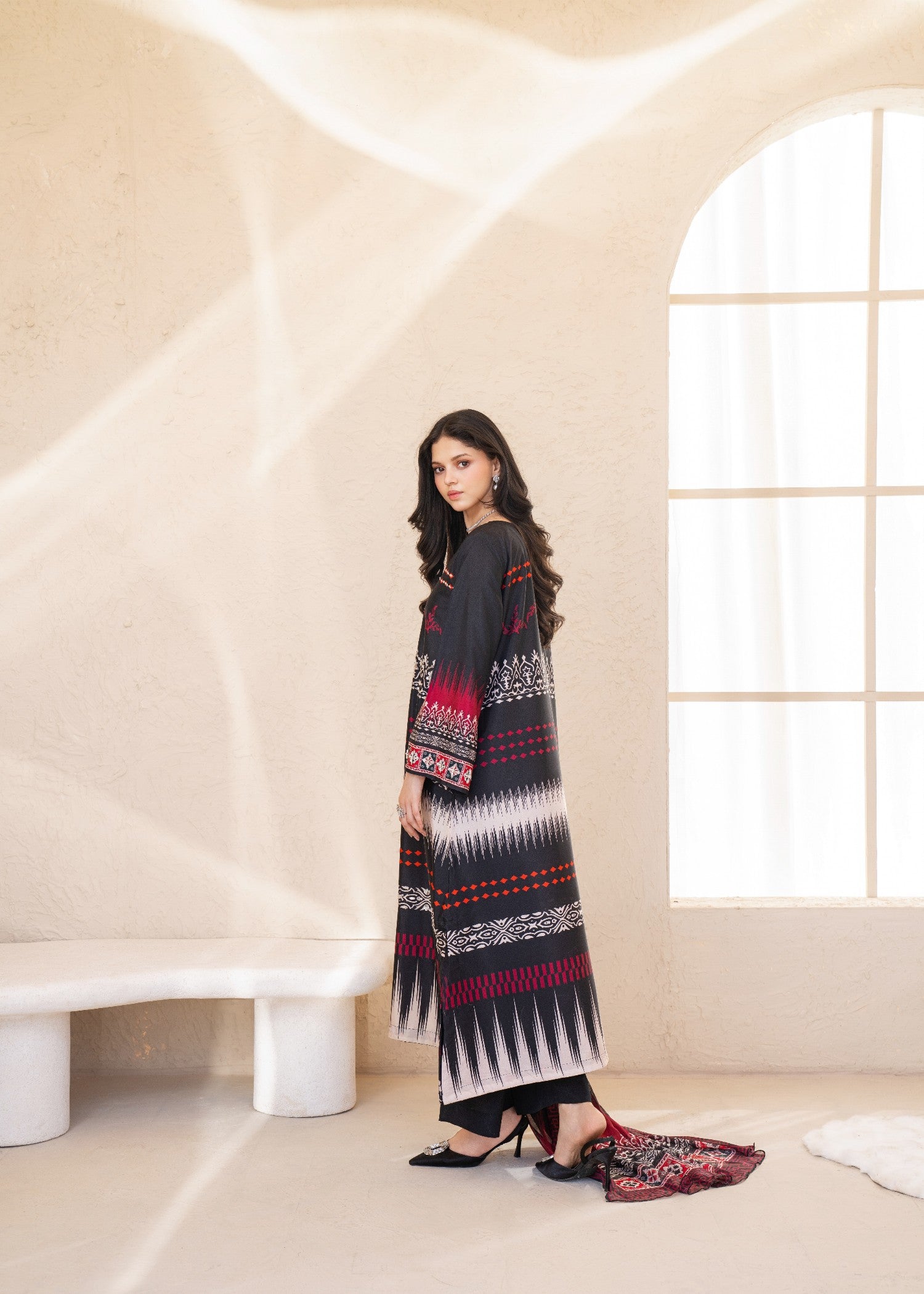 silk grip Kurta Set in Black, mulberry, burgundy
