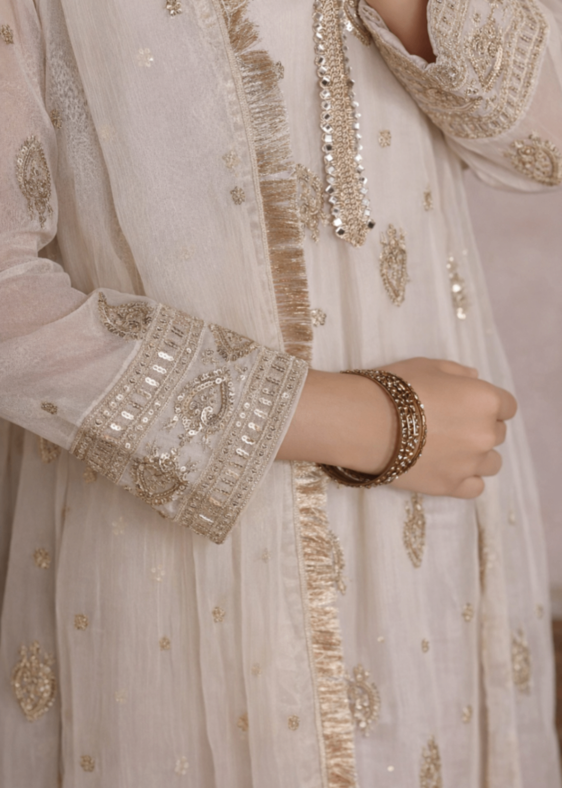 chiffon Pishwas in Off-white