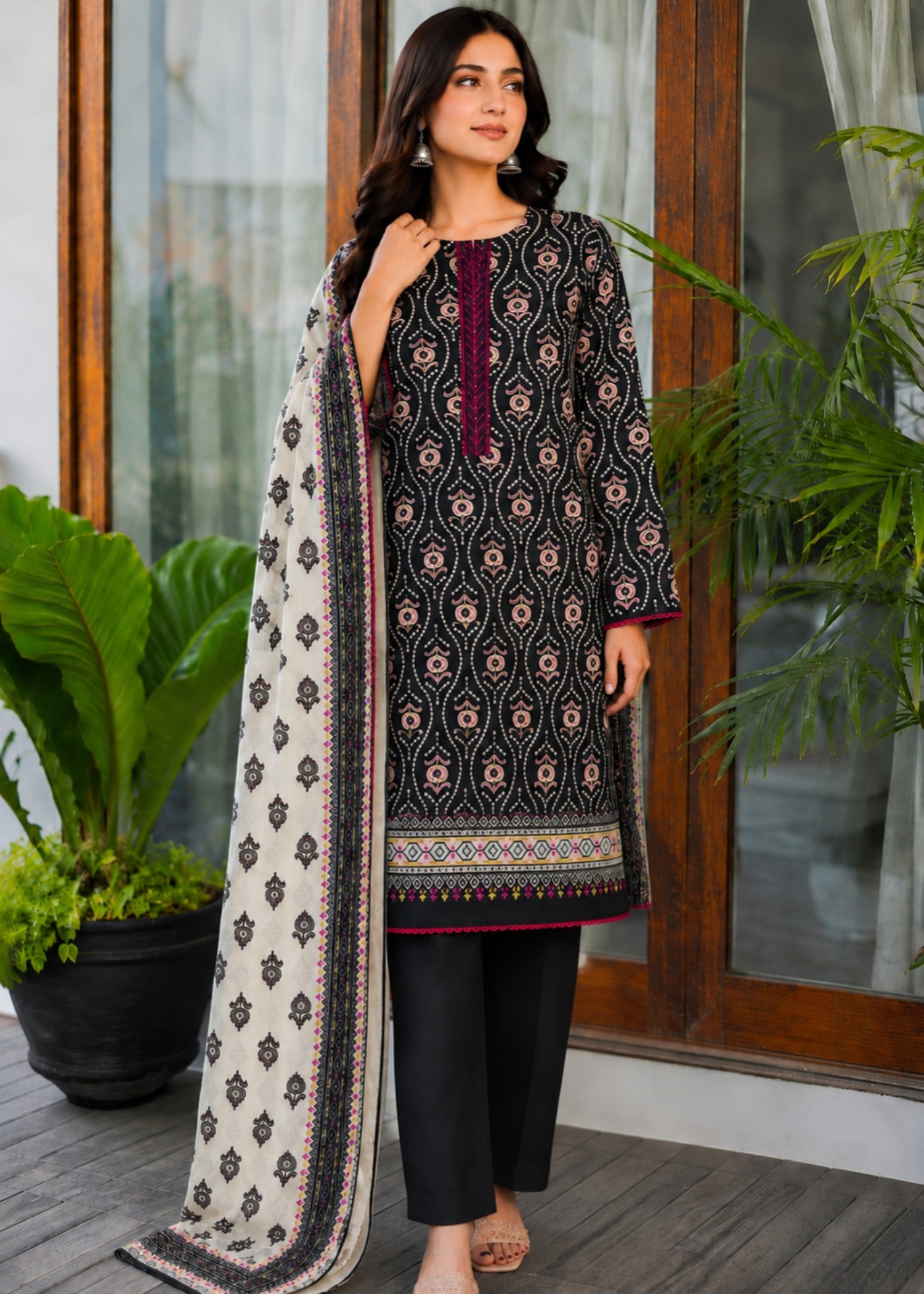 lawn Kurta Set in Black, blood red