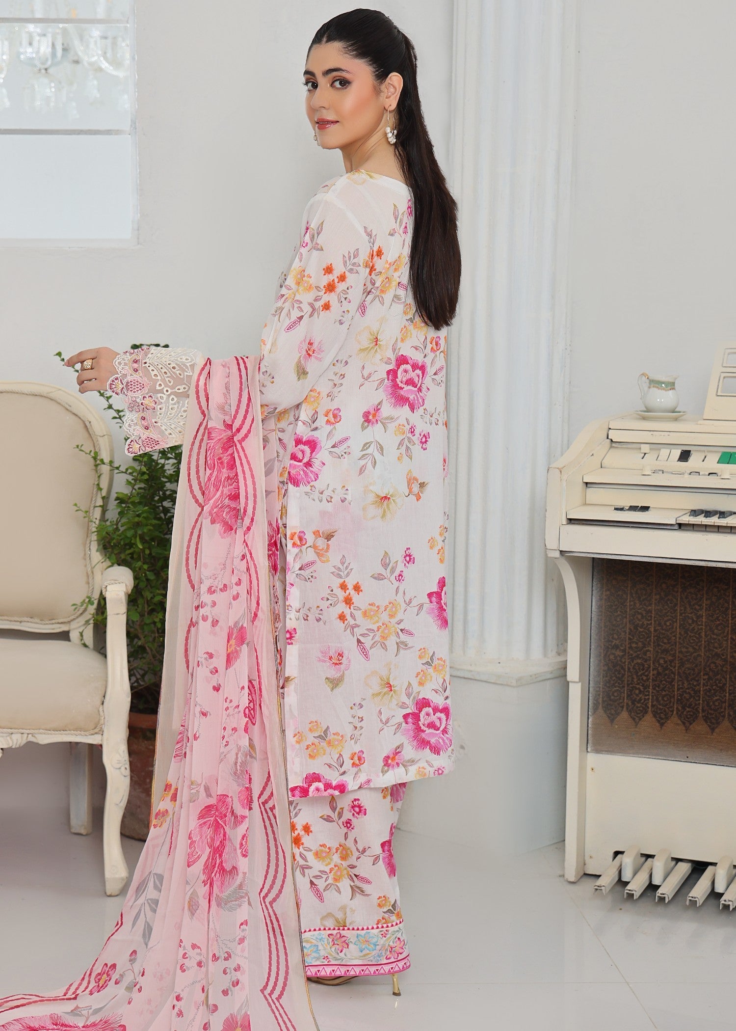 lawn Unstitched in Pink lace