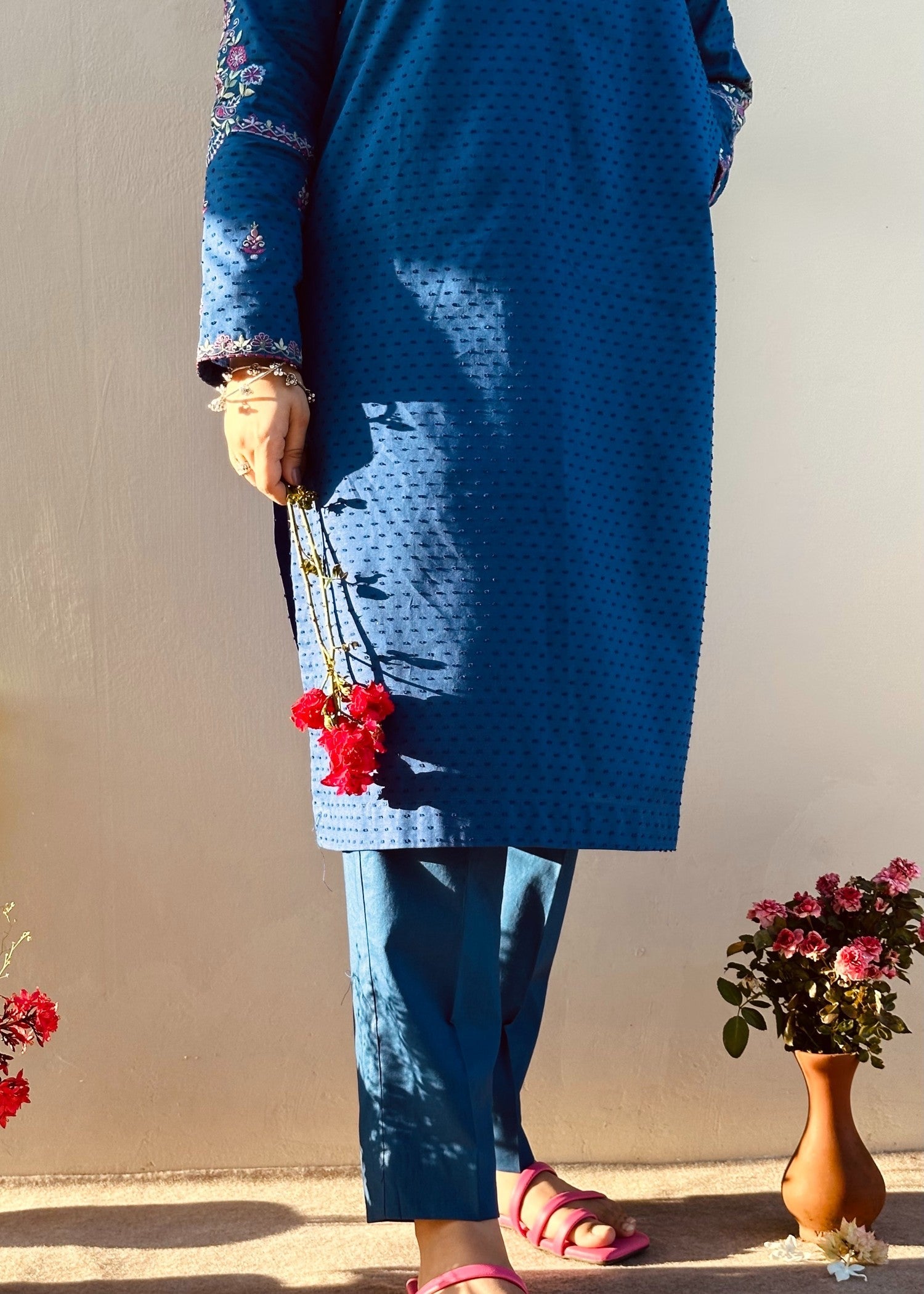 brochea jacquard Kurta Set in Royal blue