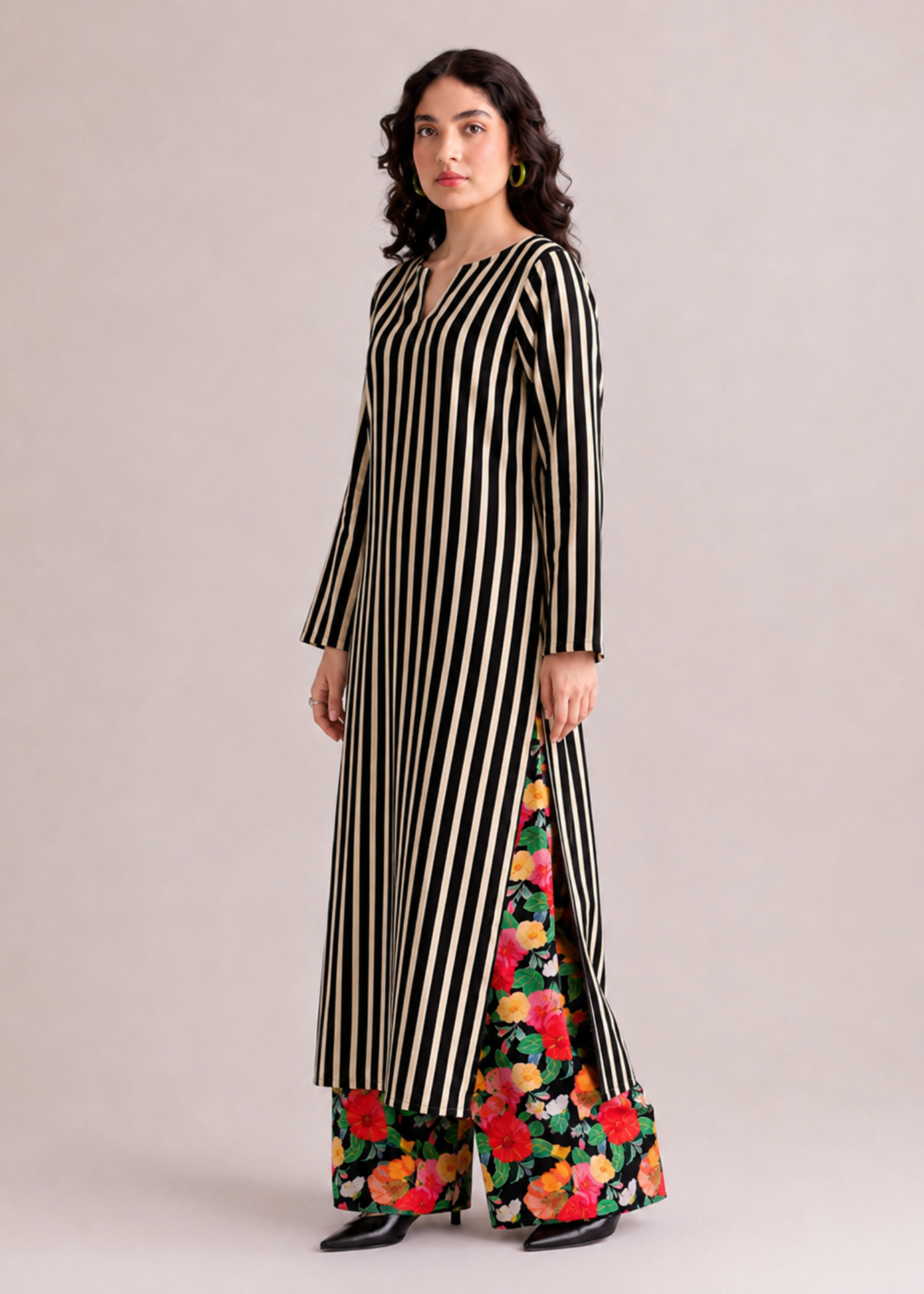 lawn Unstitched in Beige, black