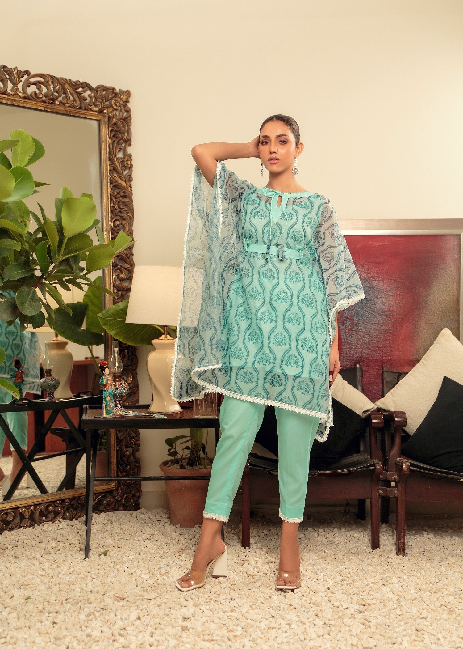 khaddi net Kaftan in Light blue