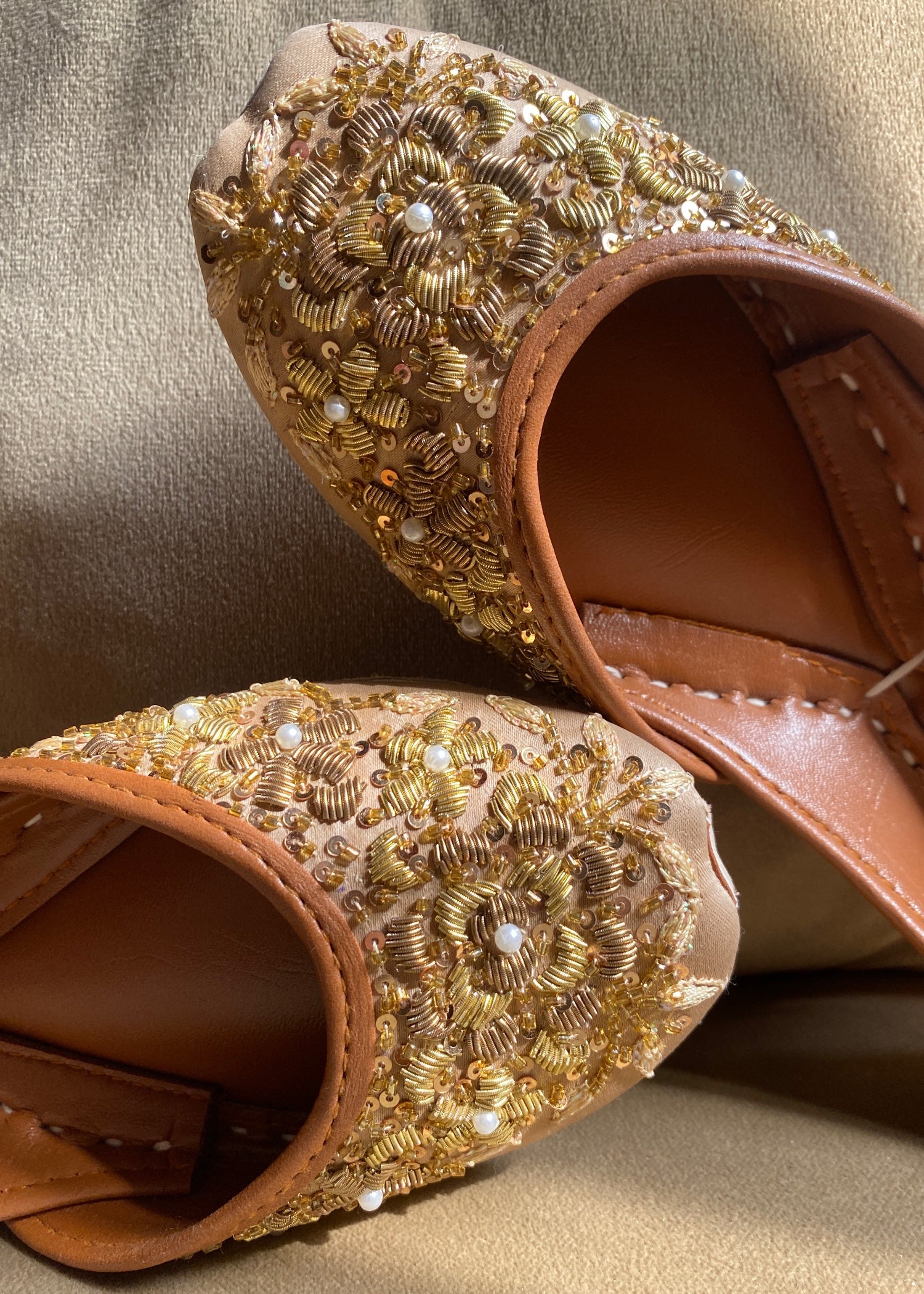 Khussa in Gold by - High Quality Women Khussa DTO6505
