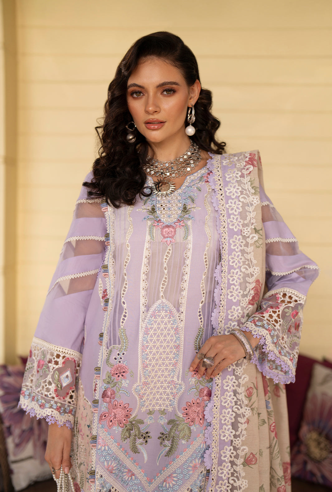AJR Evara Luxury Lawn – Zaya