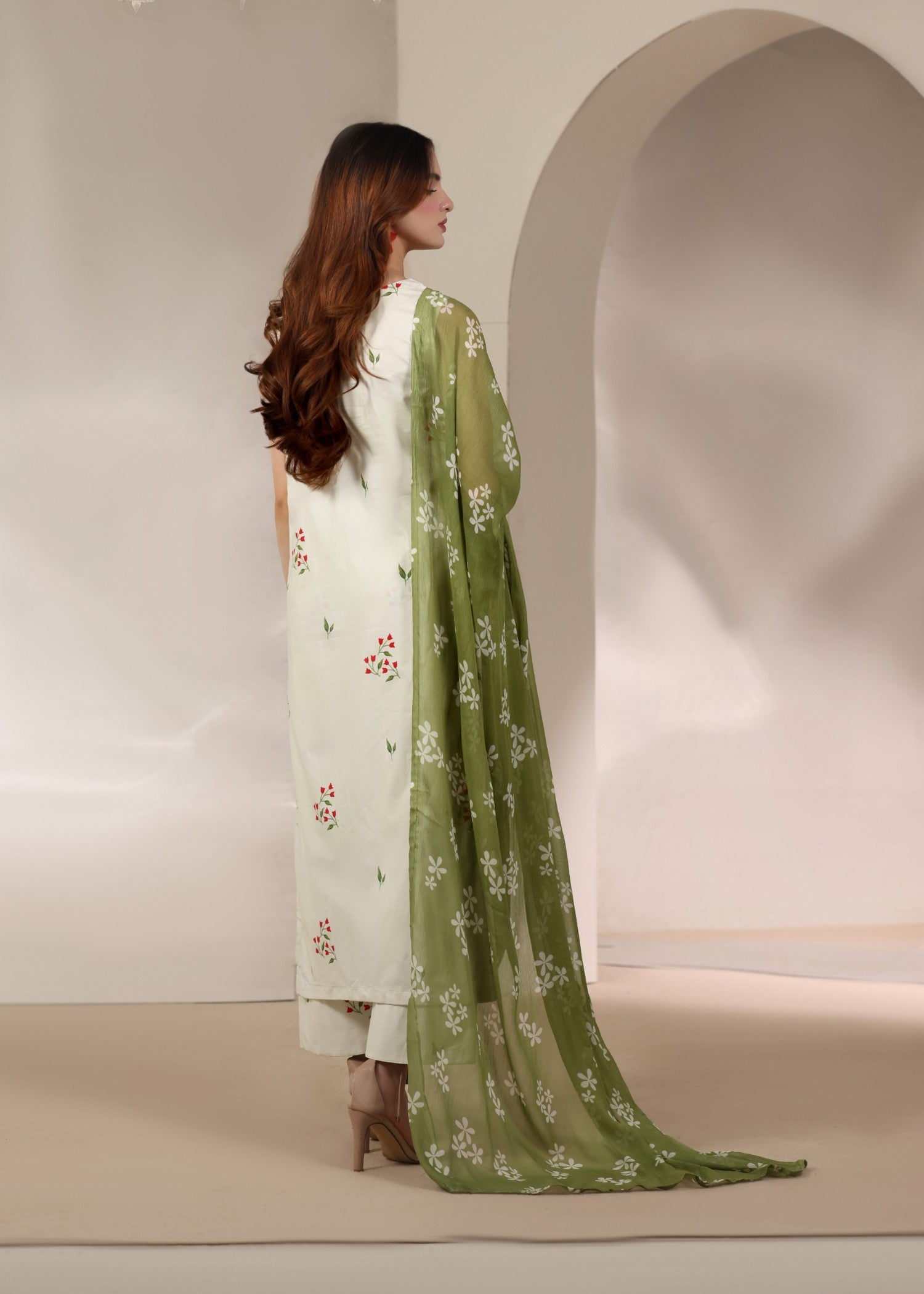 lawn Kurta Set in Off-white, olive green