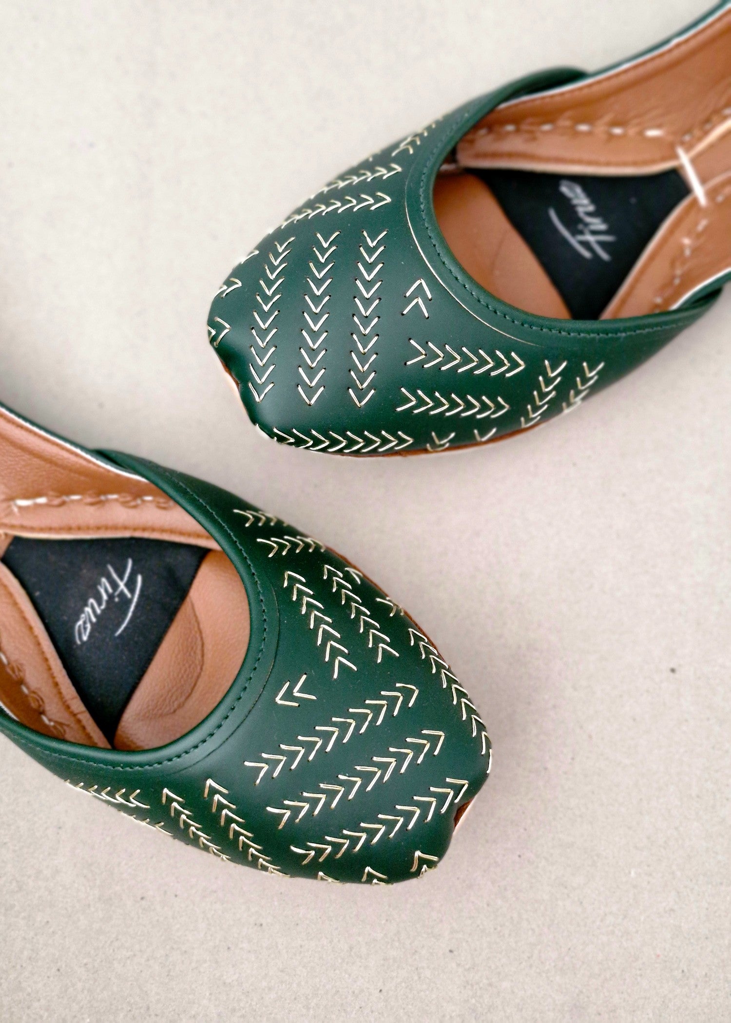Khussa in Dark green by - High Quality Women Khussa DXF8700