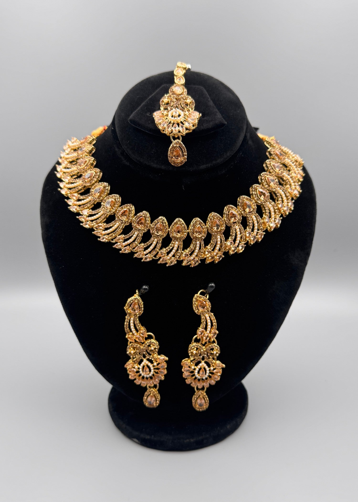 Jewelry Set in Pearl white, gold, champagne Color by - Trendy Women Jewelry Set RZR6081