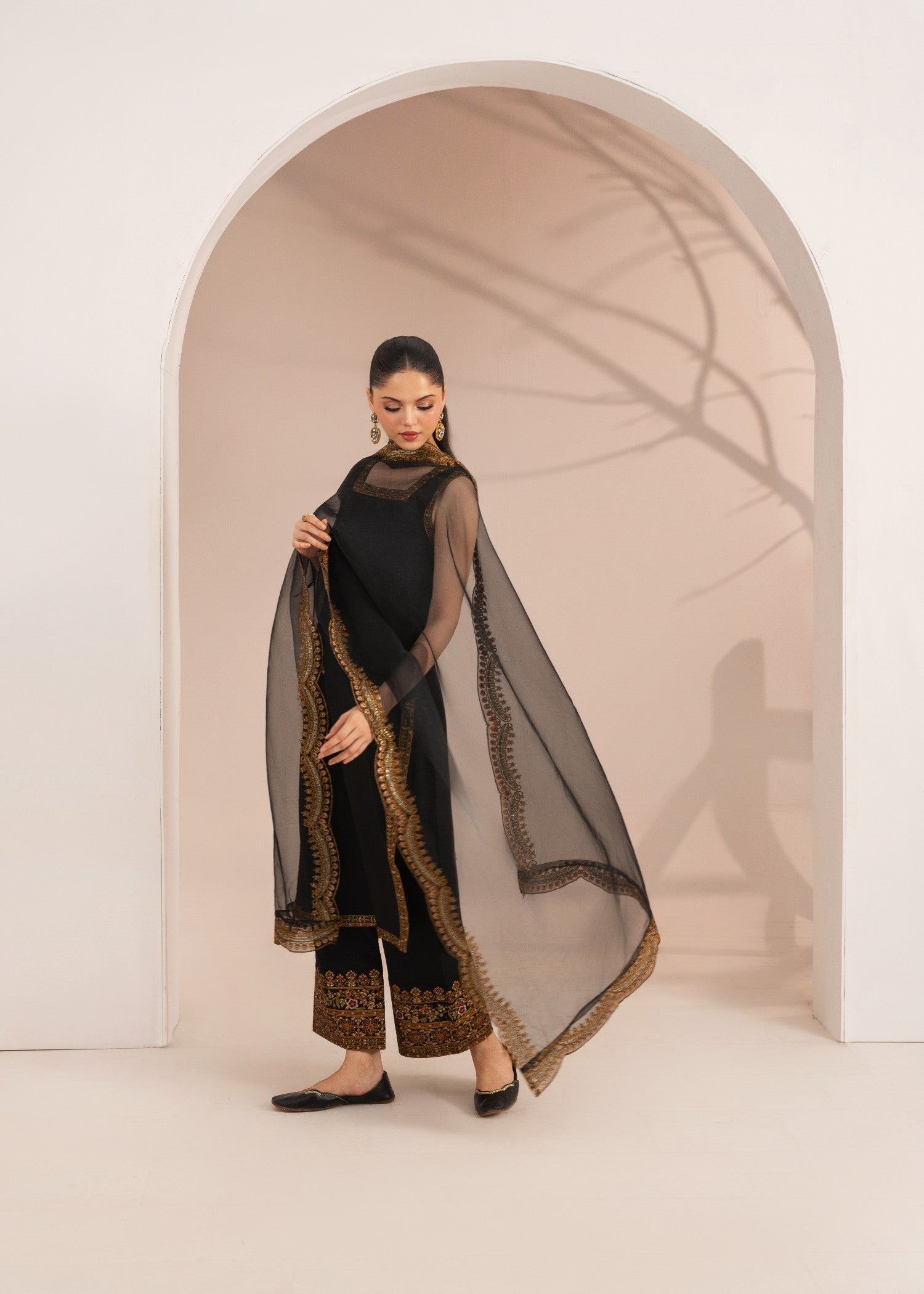 lawn Kurta Set in Jet black, gold