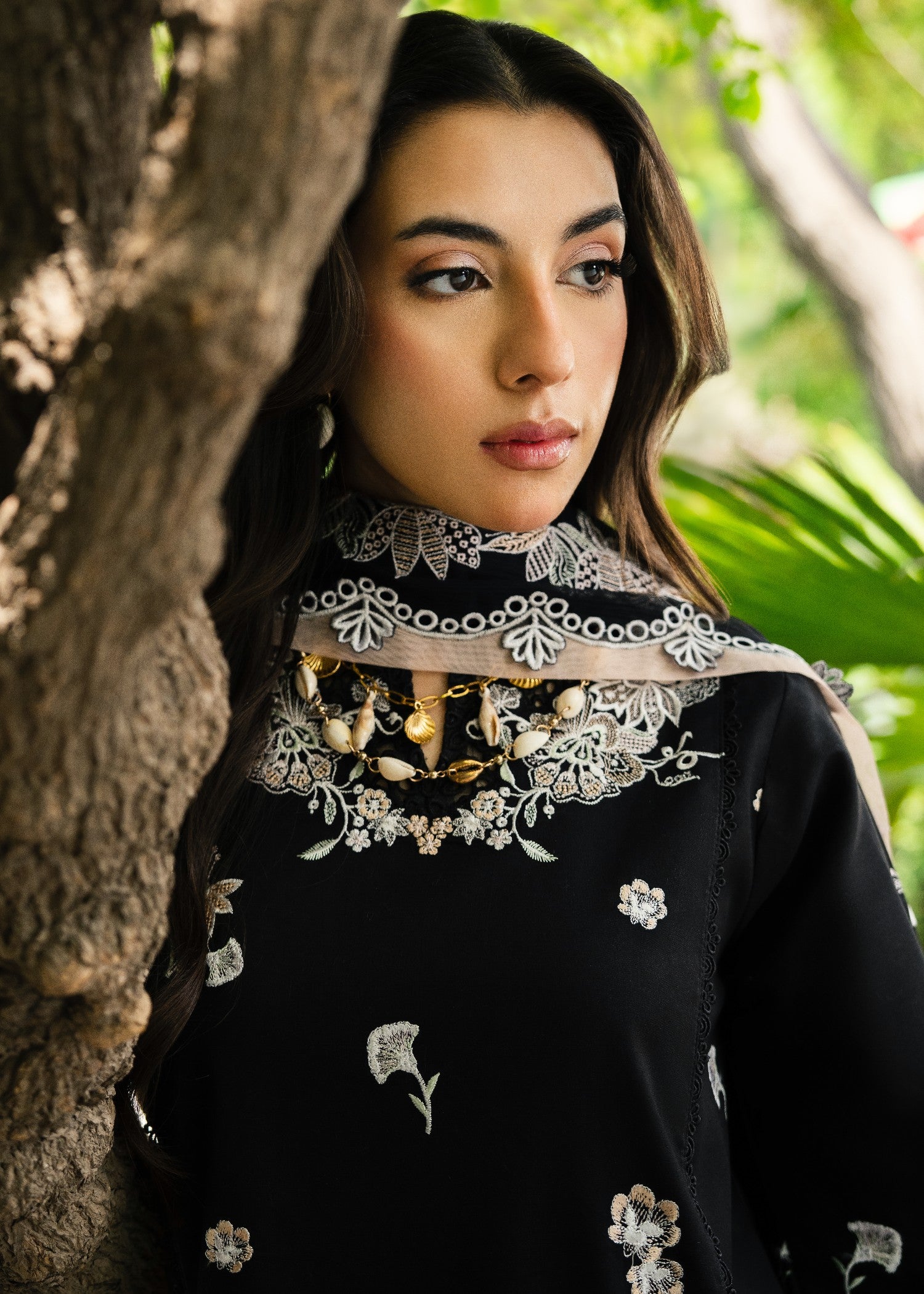 lawn Kurta Set in Black, ivory