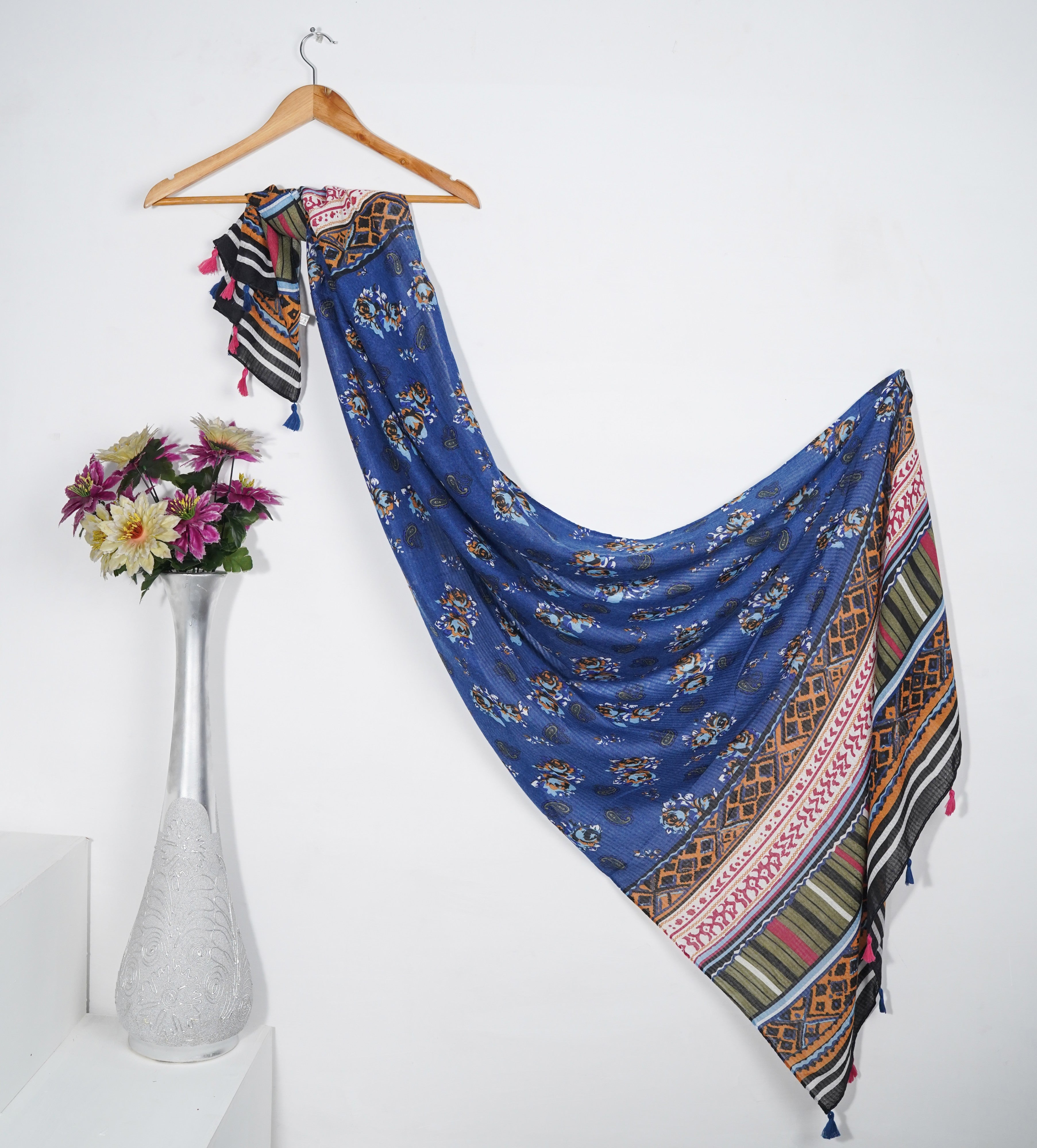 lawn Hijab in Blue, multi